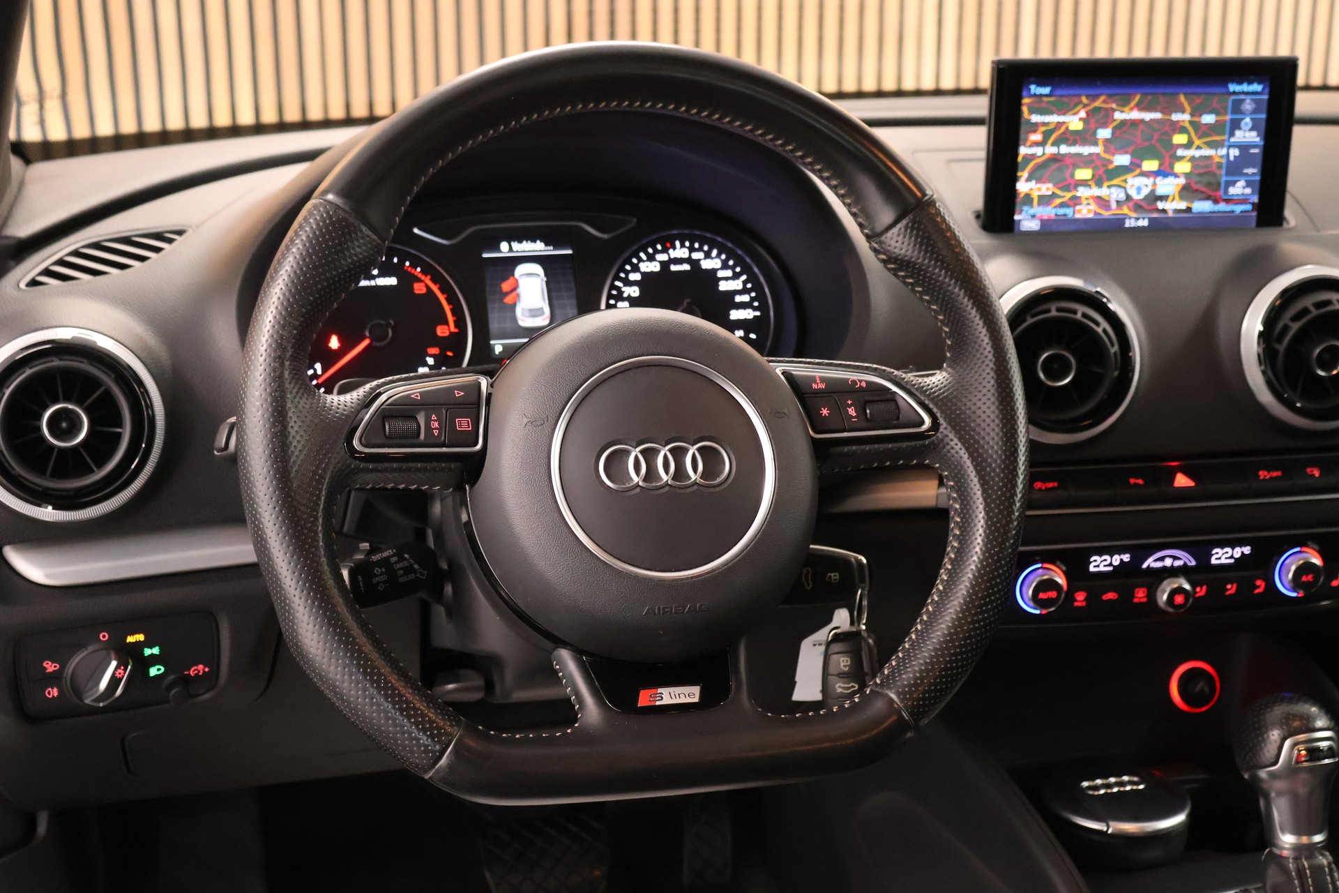 AUDI A3 Sportback 2.0 TDI S-Line quattro S-tronic-image-15