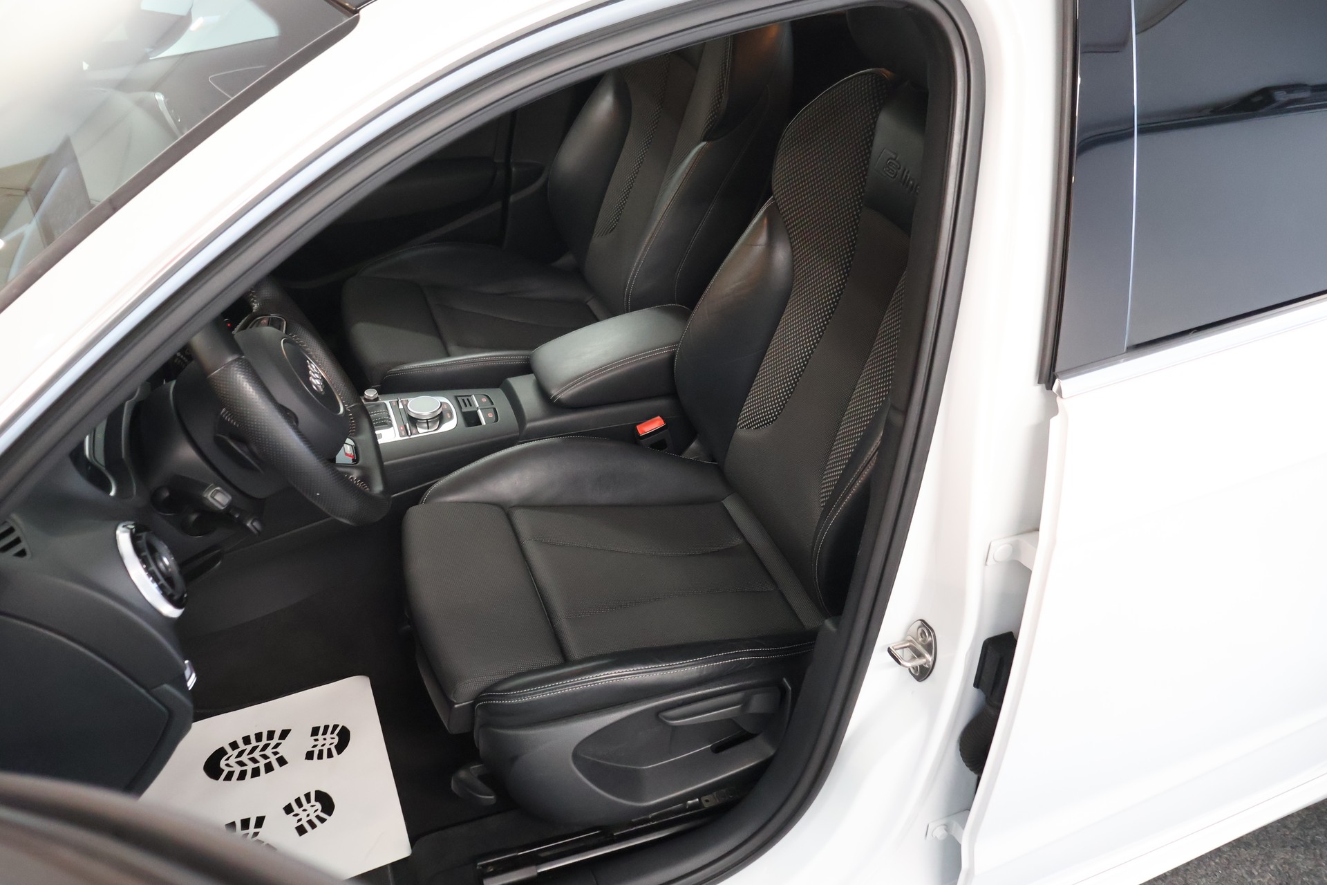AUDI A3 Sportback 2.0 TDI S-Line quattro S-tronic-image-9