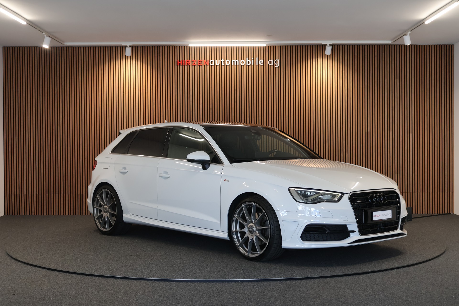 AUDI A3 Sportback 2.0 TDI S-Line quattro S-tronic-image-6