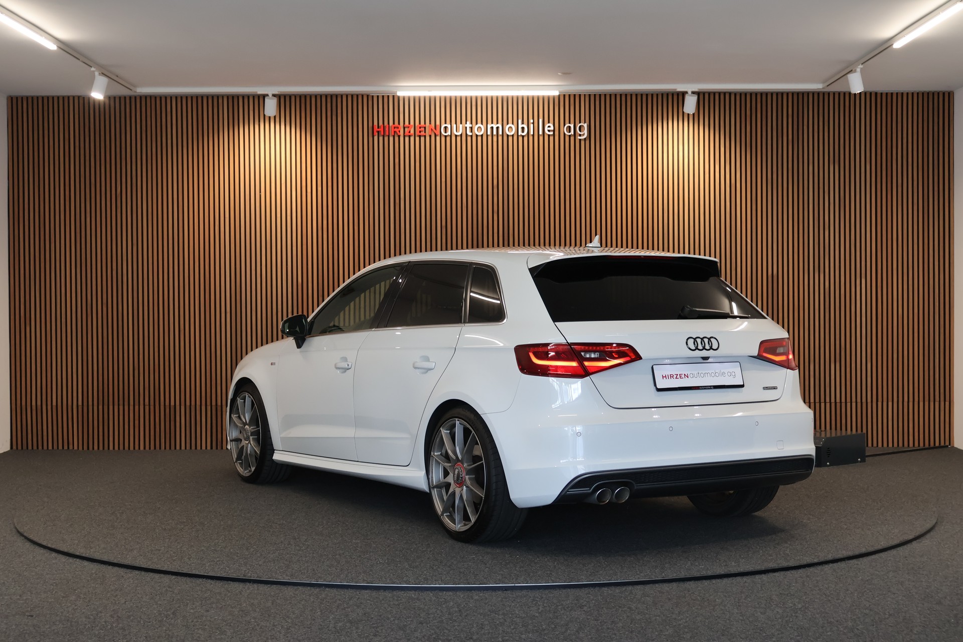 AUDI A3 Sportback 2.0 TDI S-Line quattro S-tronic-image-2