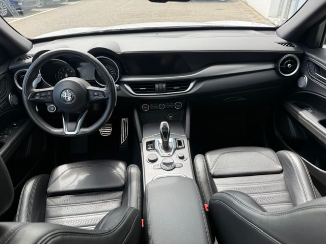 ALFA ROMEO Stelvio 2.0 280PS Veloce Premium 21 Zoll Sky Q4-image-11