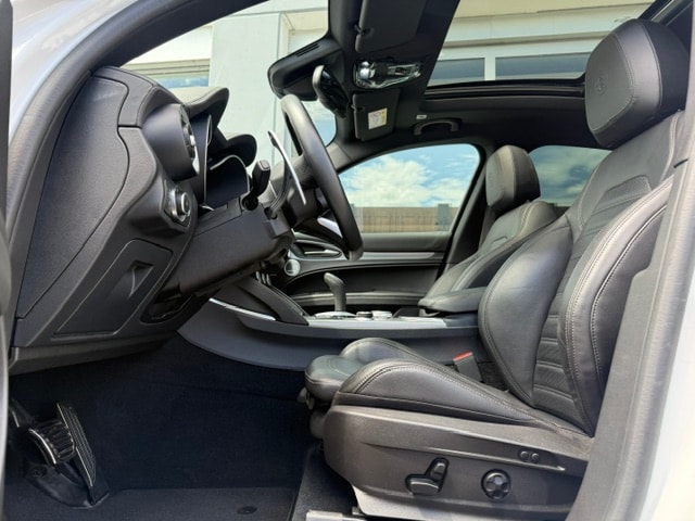 ALFA ROMEO Stelvio 2.0 280PS Veloce Premium 21 Zoll Sky Q4-image-10