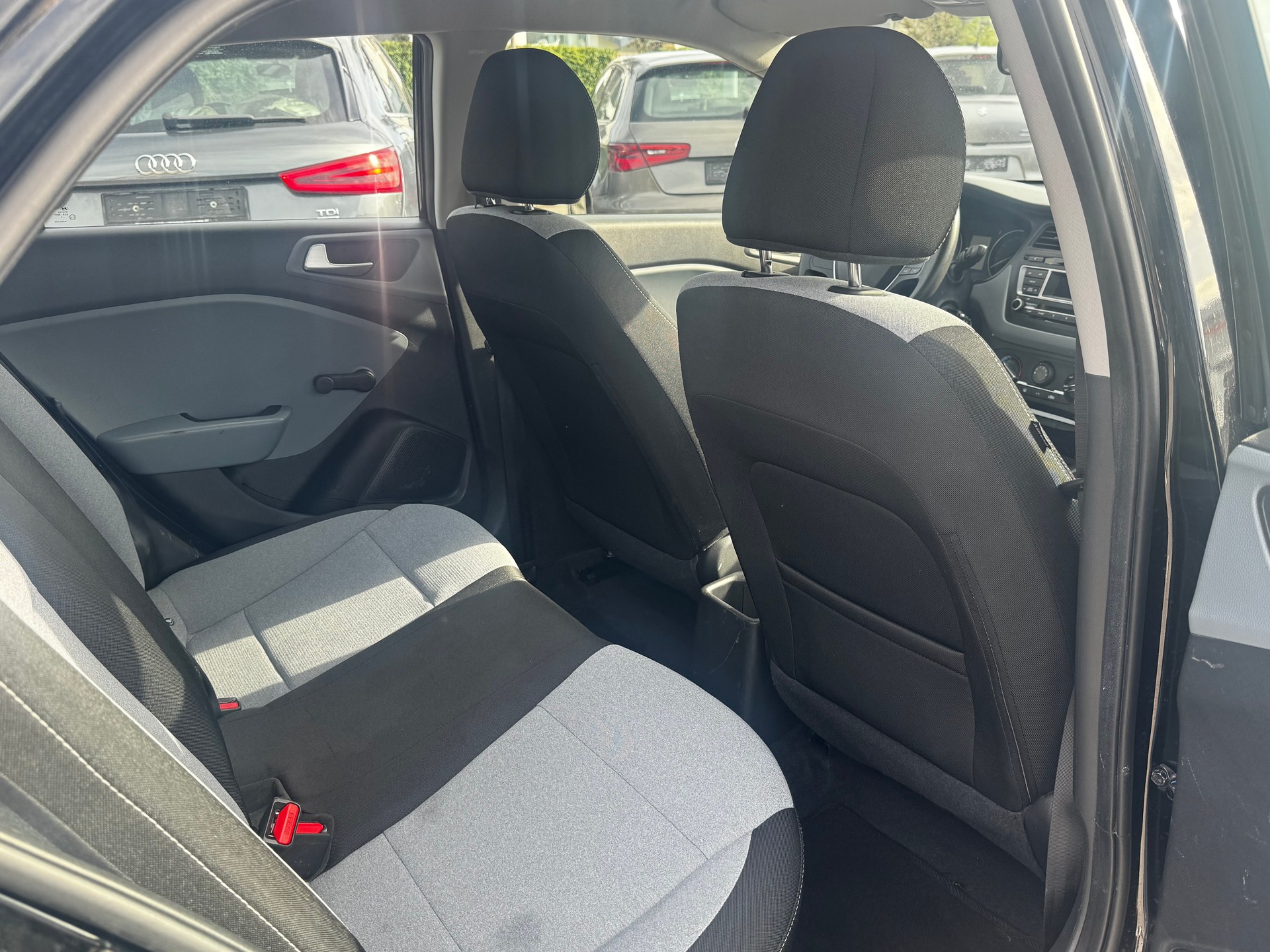 HYUNDAI i20 1.2 Pica-image-12