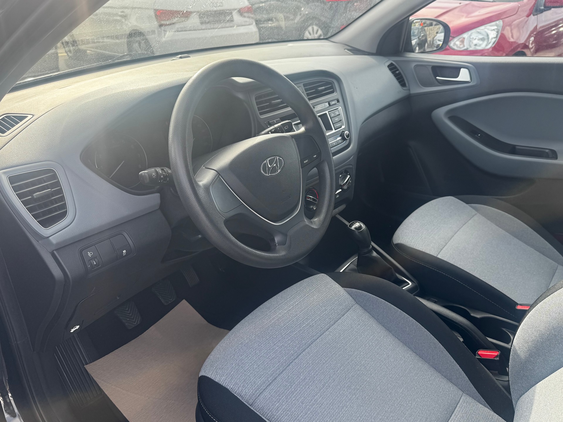 HYUNDAI i20 1.2 Pica-image-10