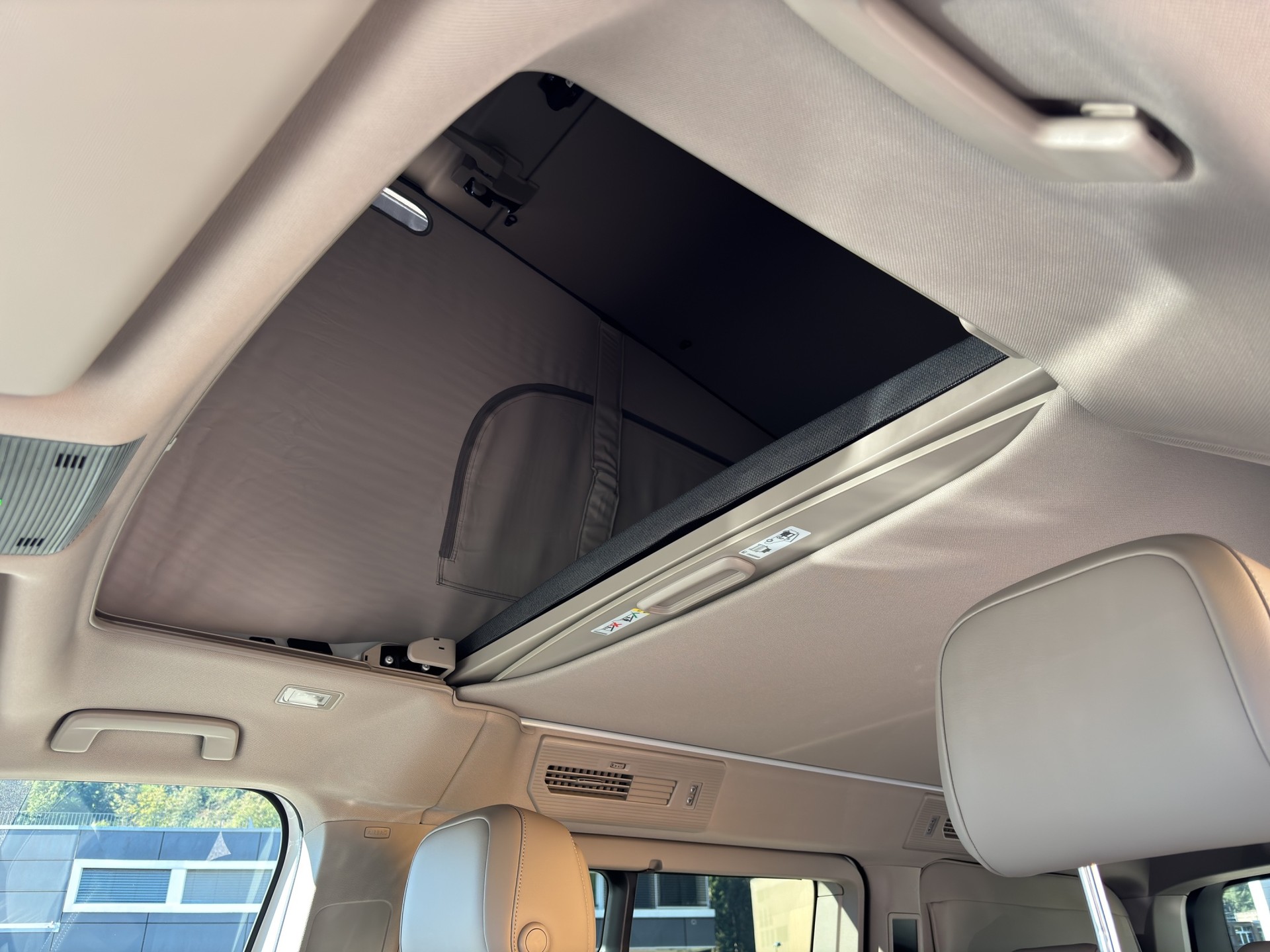 VW California 2.0 TDI Beach Tour Liberty-image-7