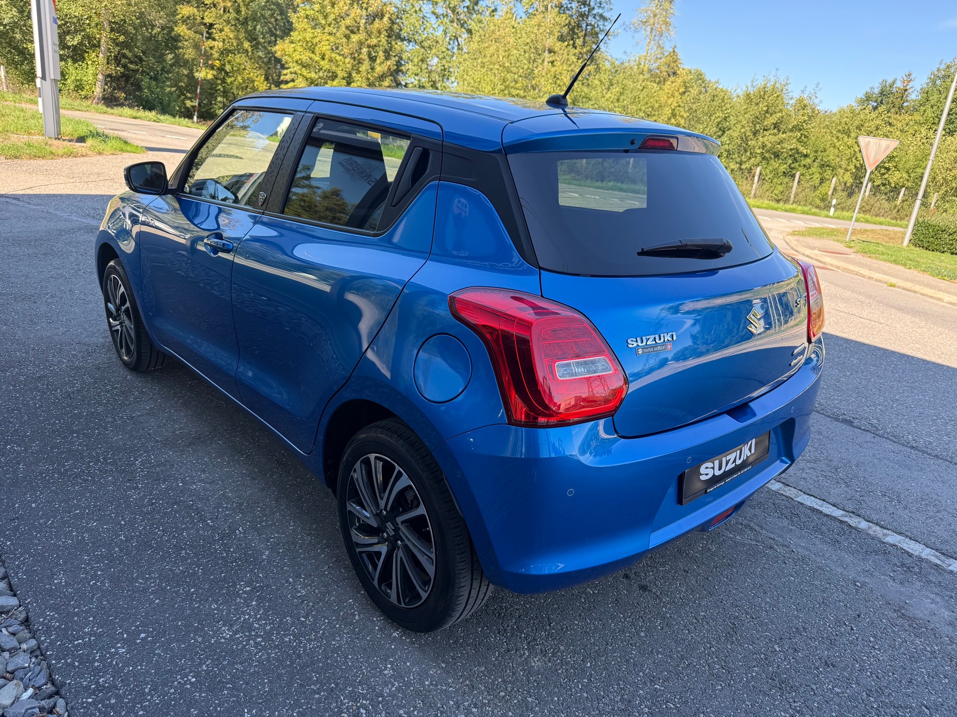 SUZUKI Swift 1.2i Piz Sulai Top Hybrid Allgrip 4x4-image-3