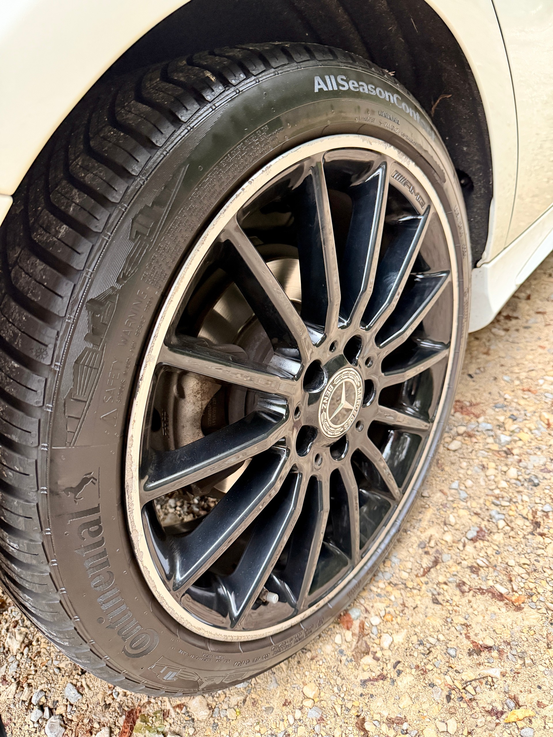 MERCEDES-BENZ A 200 d AMG Line-image-7