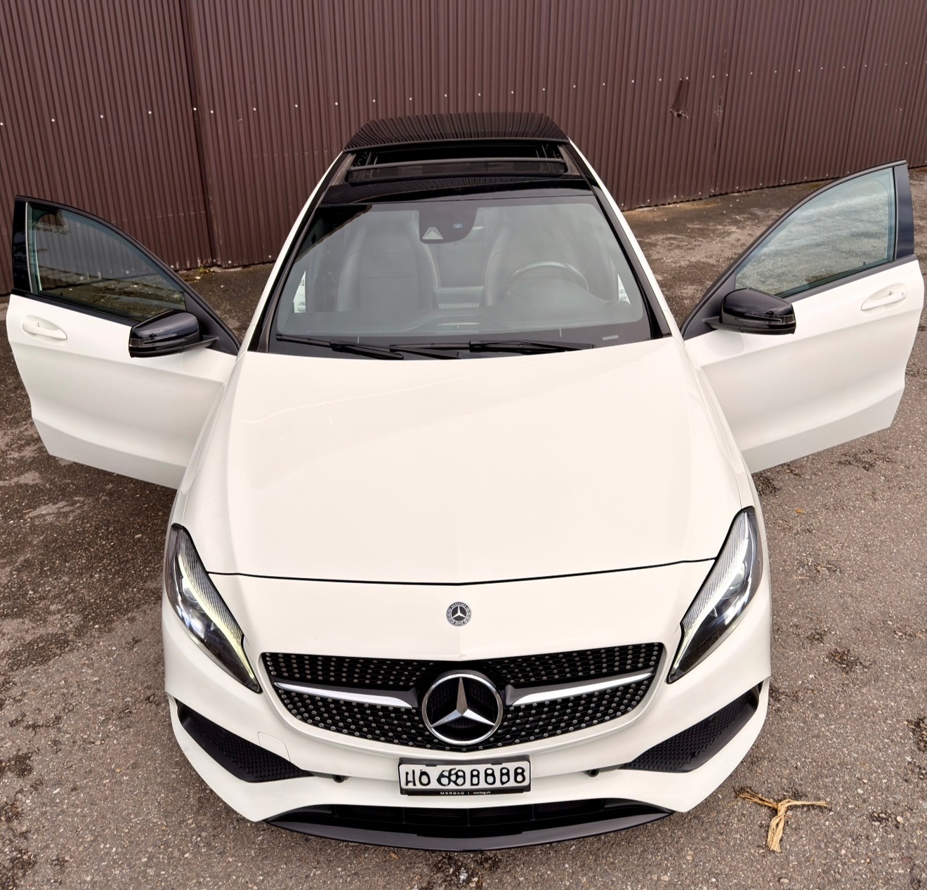 MERCEDES-BENZ A 200 d AMG Line-image-11