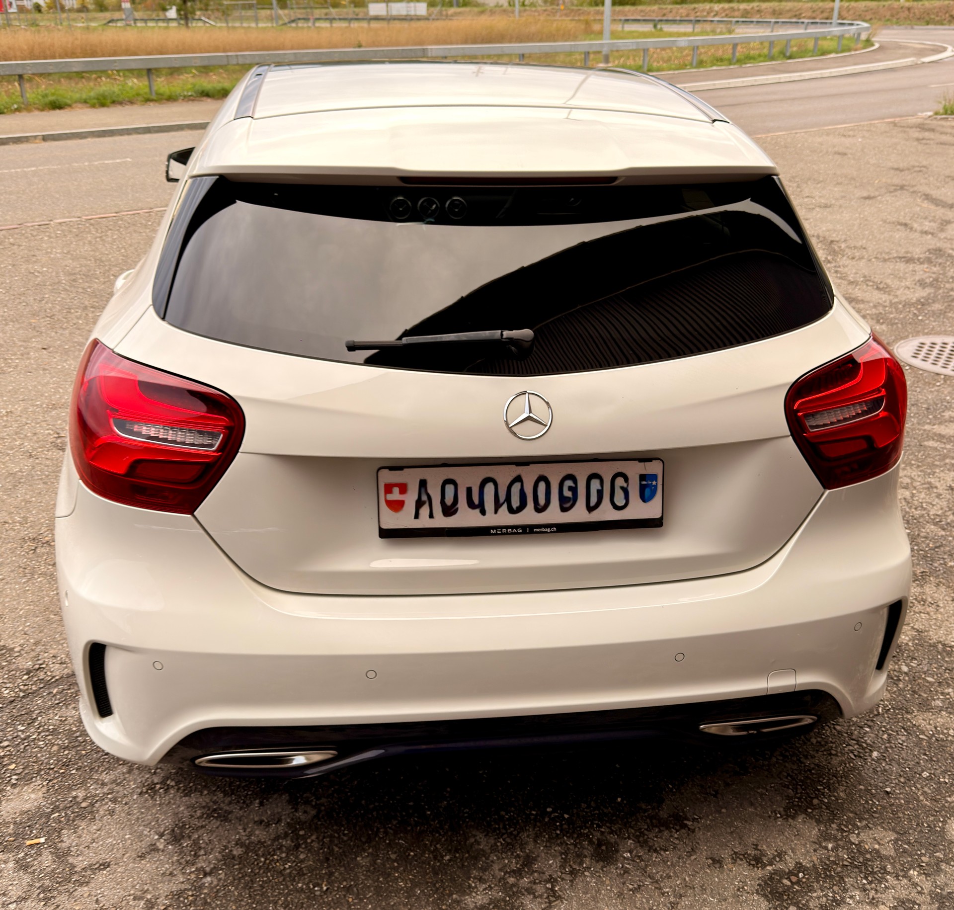 MERCEDES-BENZ A 200 d AMG Line-image-14