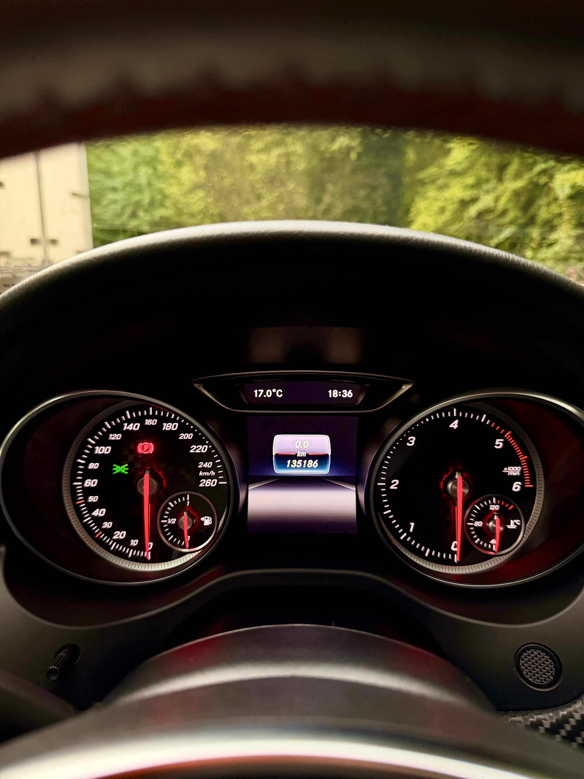 MERCEDES-BENZ A 200 d AMG Line-image-4