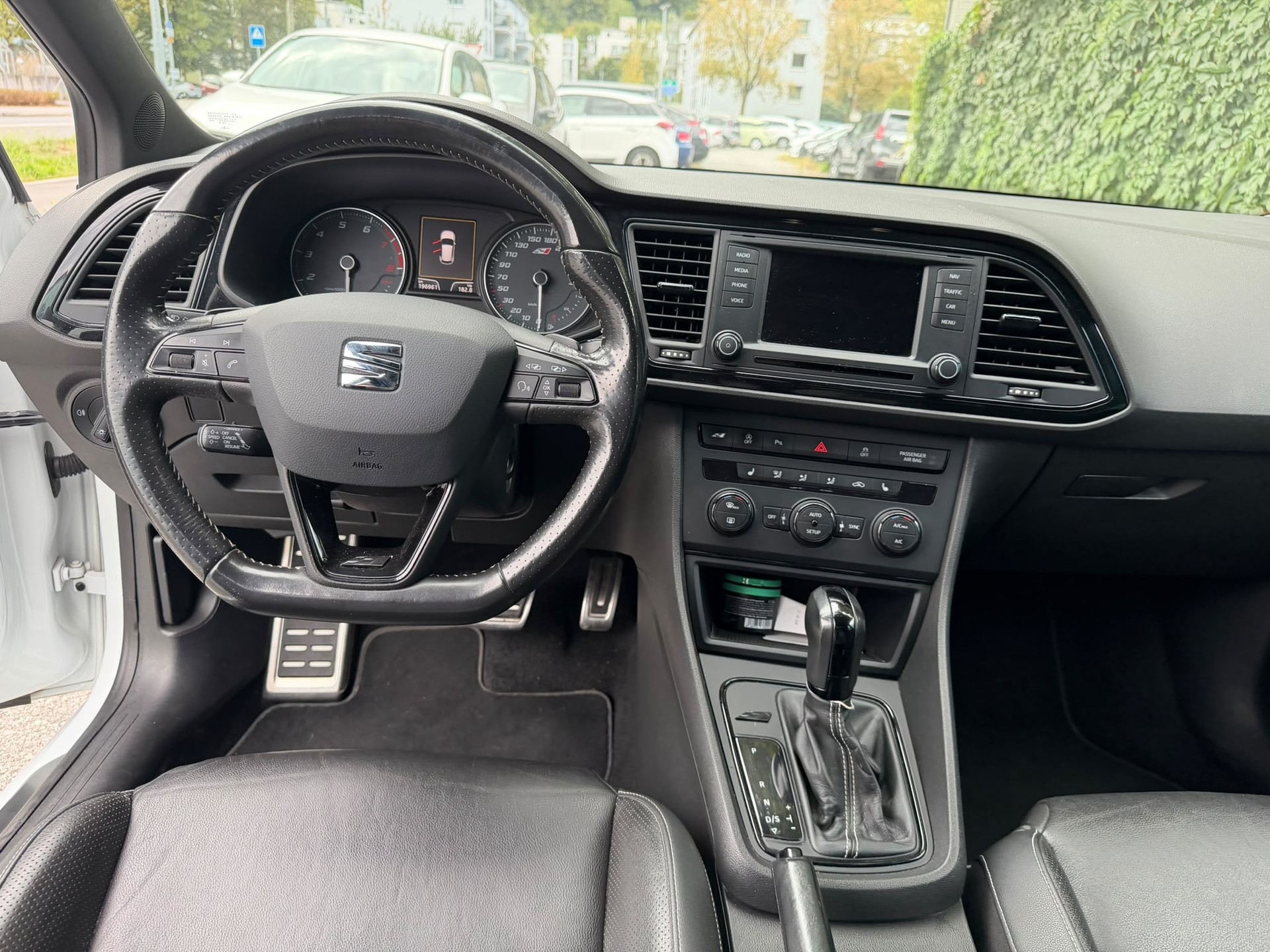 SEAT Leon 2.0 TSI Cupra 280 DSG-image-11