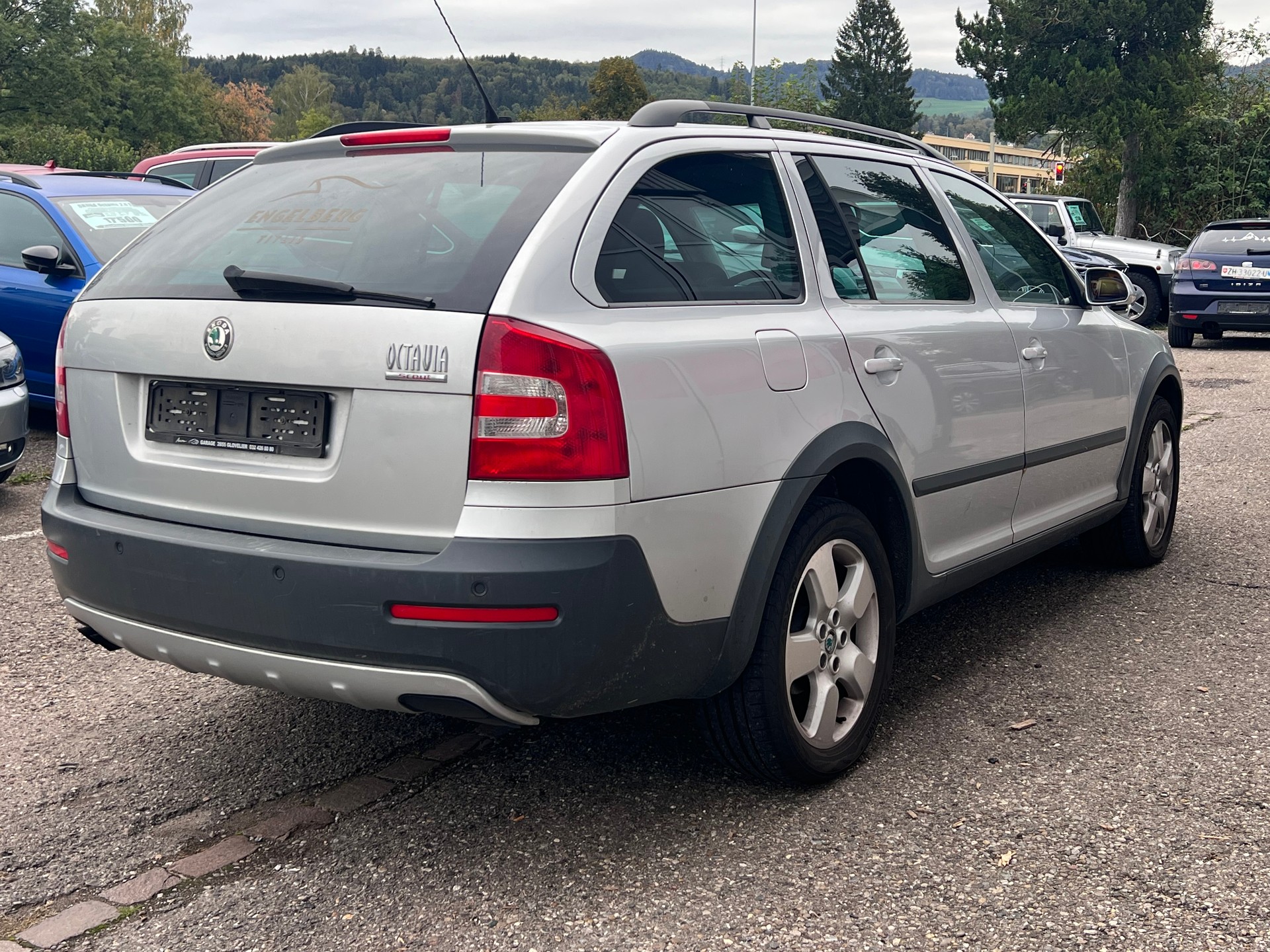 SKODA Octavia Scout 2.0 TDI 4x4-image-1