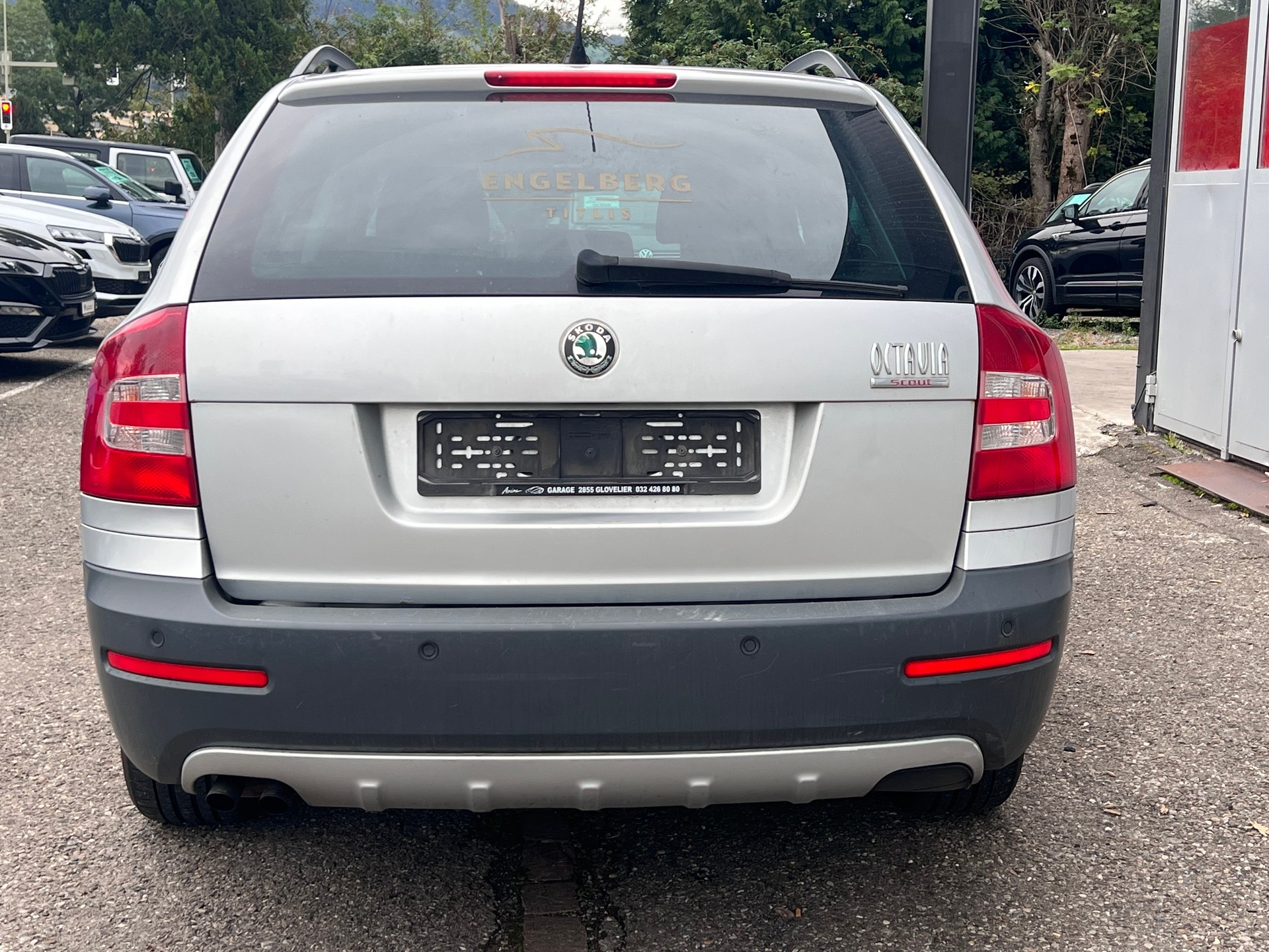 SKODA Octavia Scout 2.0 TDI 4x4-image-2