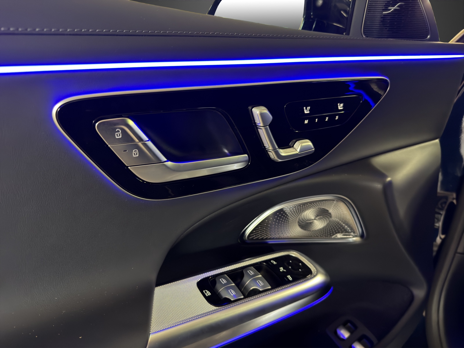 MERCEDES-BENZ AMG E 53 Hybrid 4MATIC+ T-Model-image-10