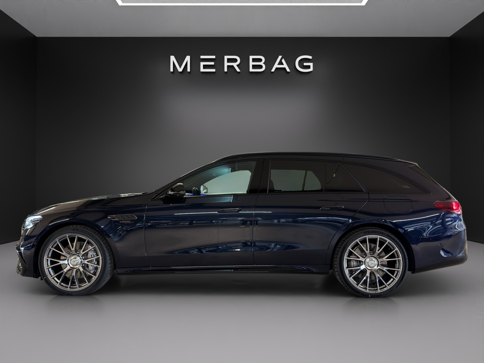 MERCEDES-BENZ AMG E 53 Hybrid 4MATIC+ T-Model-image-2