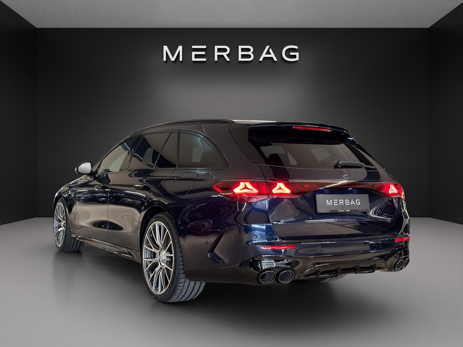 MERCEDES-BENZ AMG E 53 Hybrid 4MATIC+ T-Model-image-3