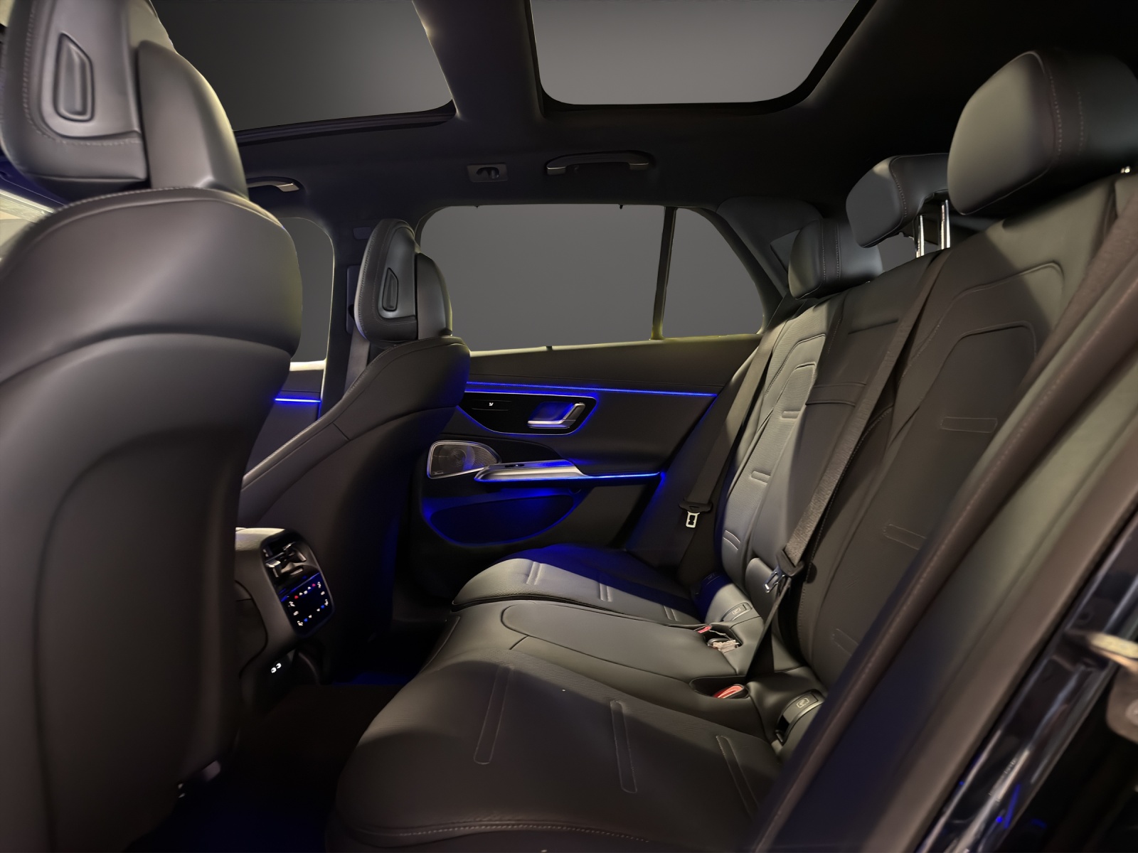 MERCEDES-BENZ AMG E 53 Hybrid 4MATIC+ T-Model-image-8