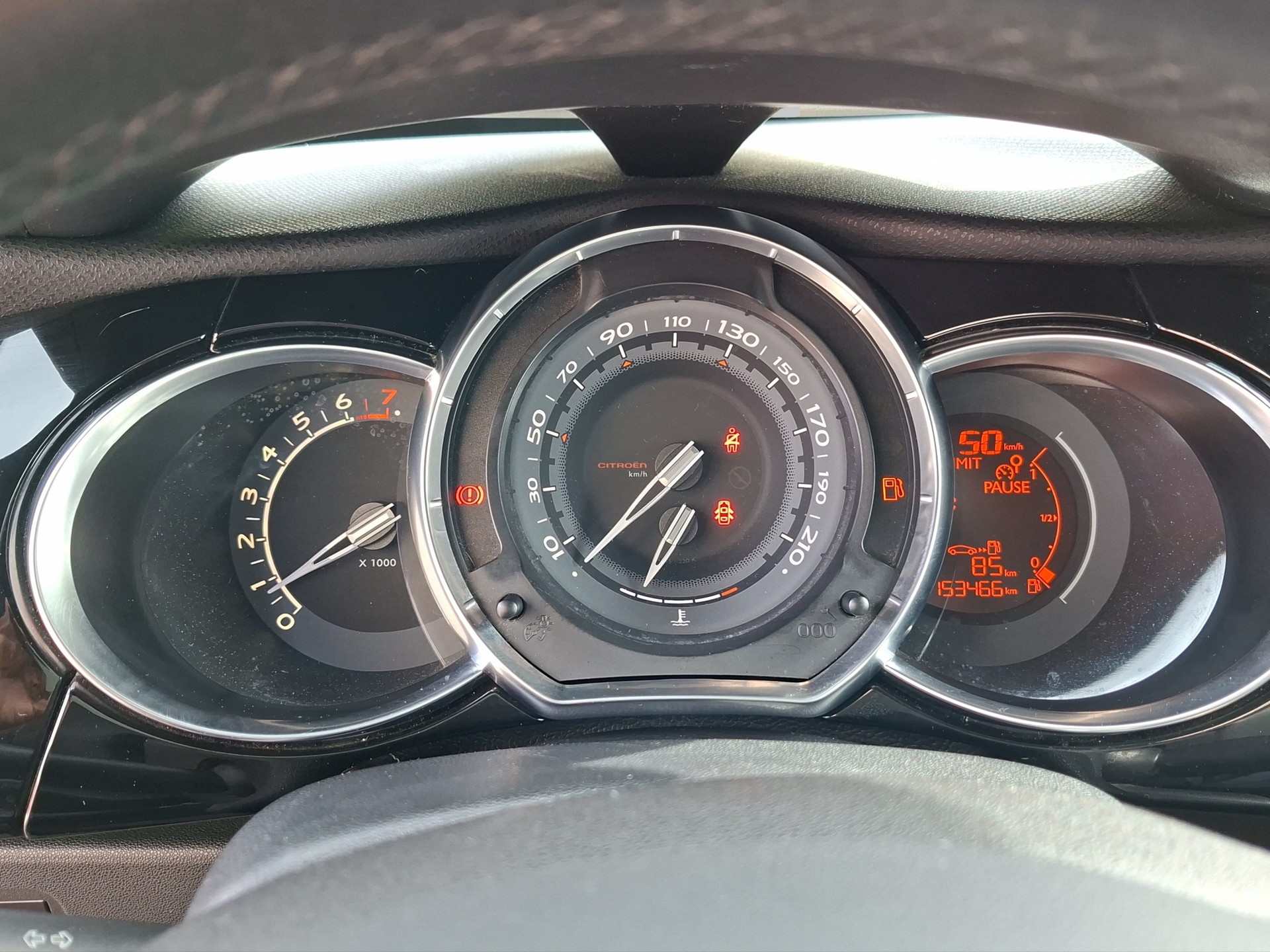 DS AUTOMOBILES DS3 1.6 VTi Ultra Prestige-image-9