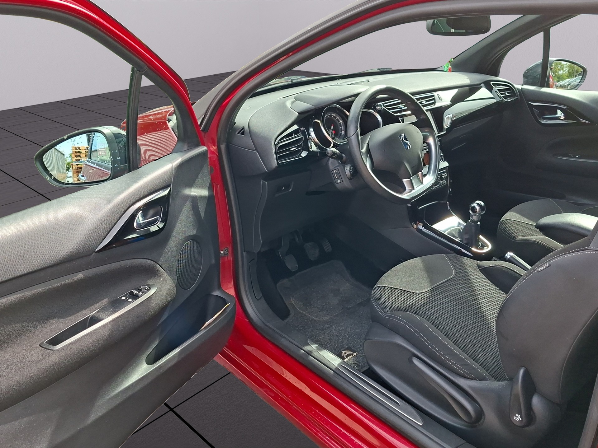DS AUTOMOBILES DS3 1.6 VTi Ultra Prestige-image-16