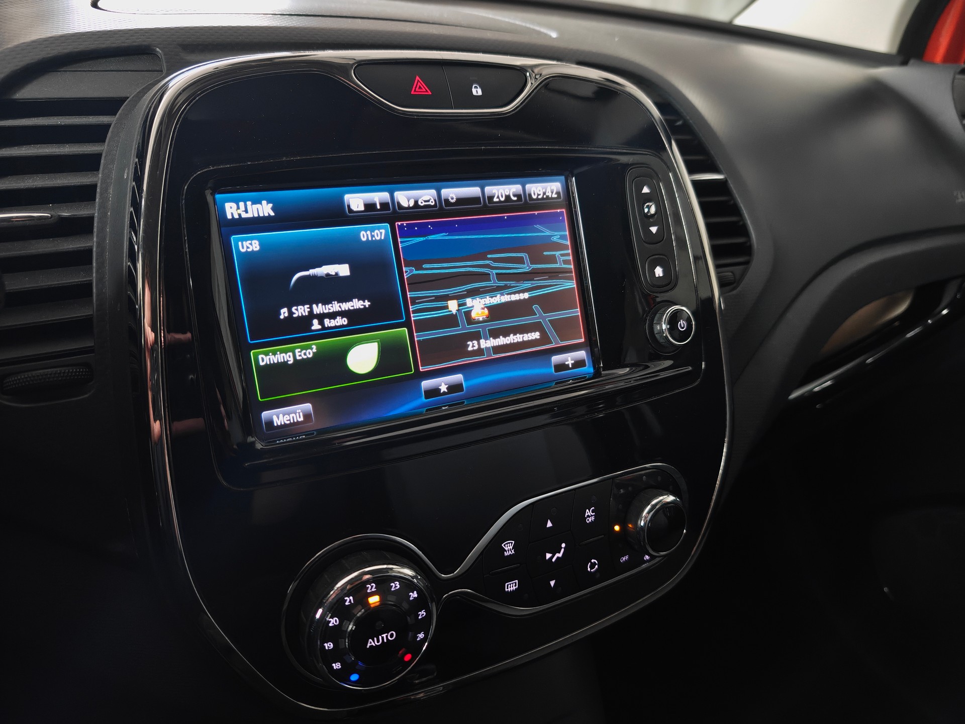 RENAULT Captur 1.2 T 16V Privilège EDC-image-14