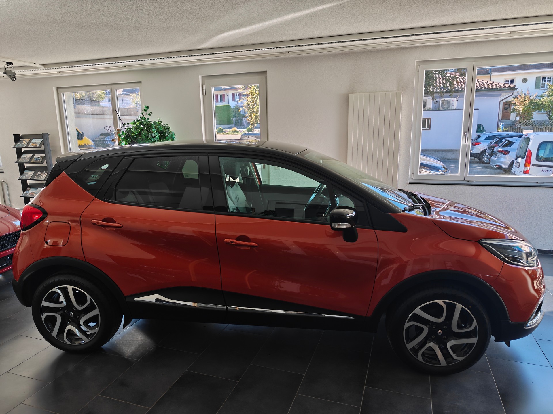 RENAULT Captur 1.2 T 16V Privilège EDC-image-2