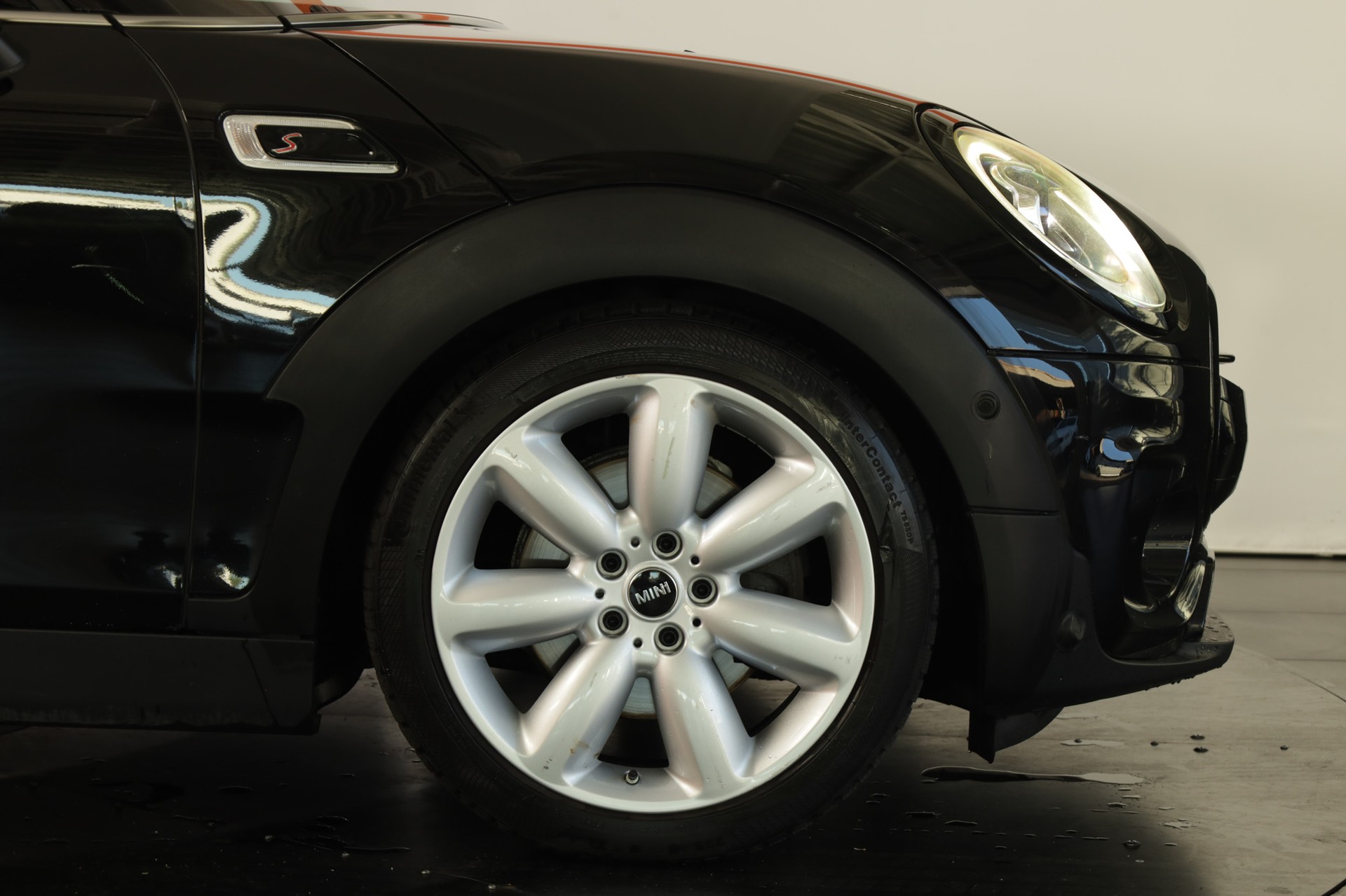 MINI Clubman Cooper S ALL4 Steptronic * Chili * Wired *-image-17
