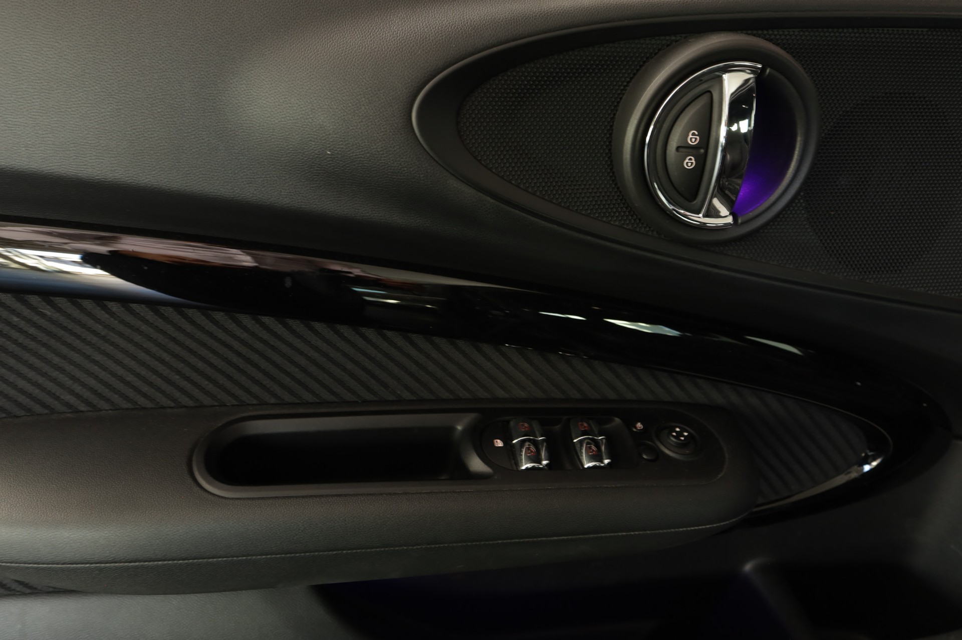 MINI Clubman Cooper S ALL4 Steptronic * Chili * Wired *-image-16