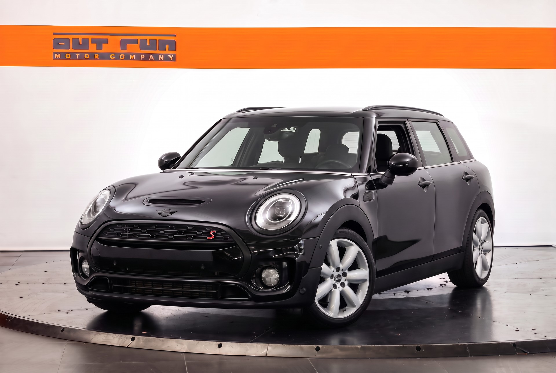 MINI Clubman Cooper S ALL4 Steptronic * Chili * Wired *-image-0