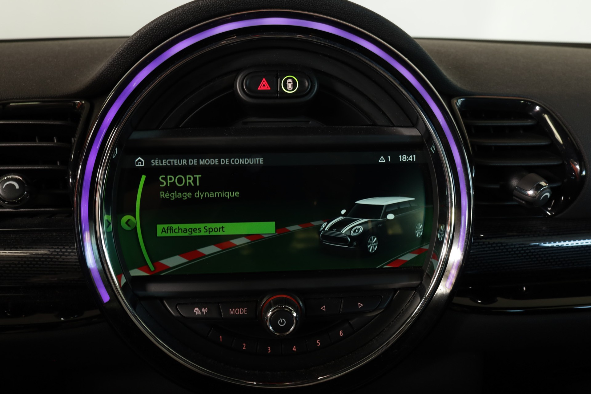 MINI Clubman Cooper S ALL4 Steptronic * Chili * Wired *-image-12