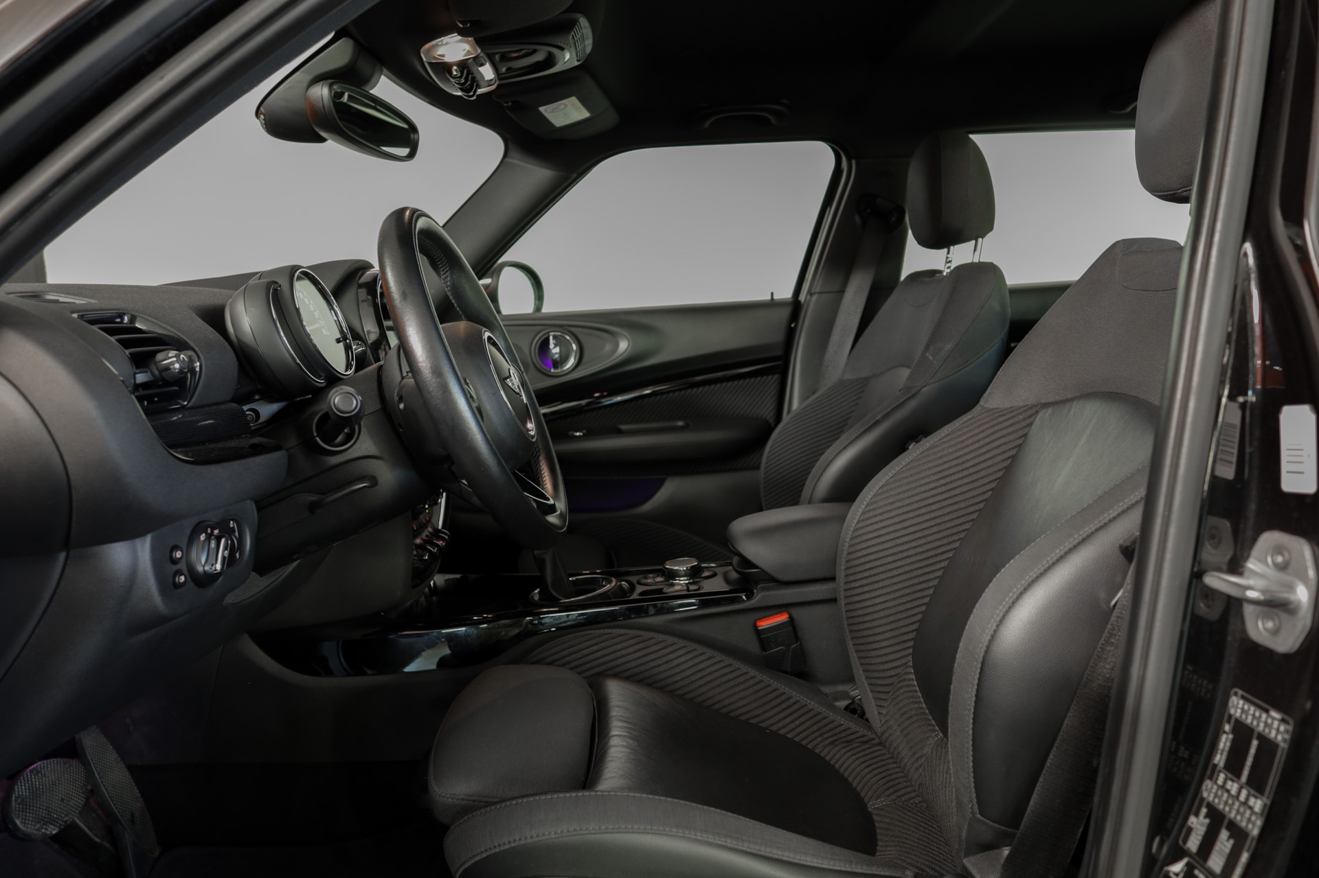 MINI Clubman Cooper S ALL4 Steptronic * Chili * Wired *-image-14
