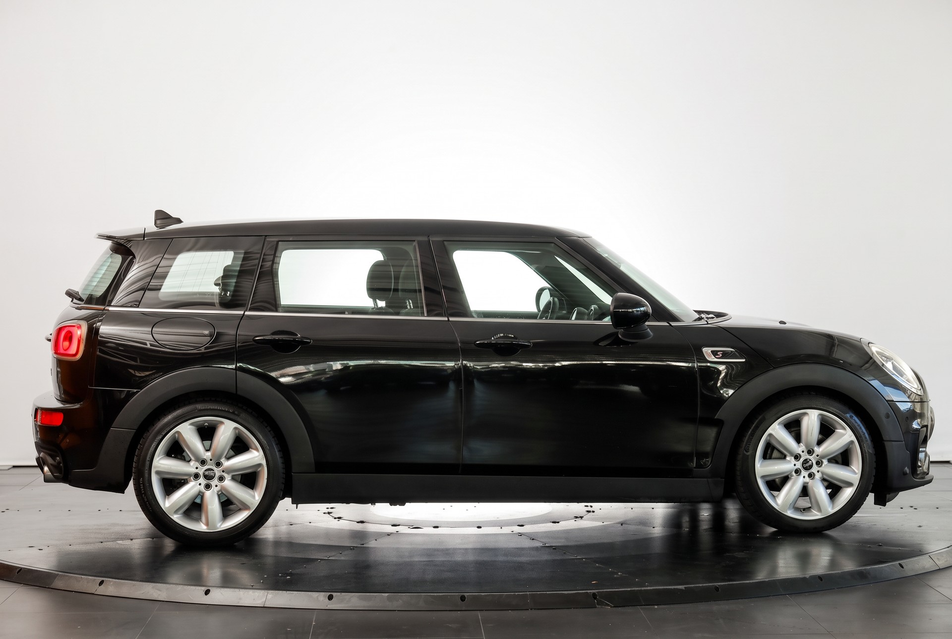 MINI Clubman Cooper S ALL4 Steptronic * Chili * Wired *-image-4