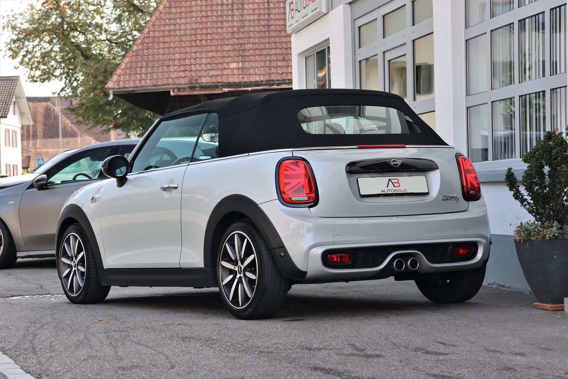 MINI Cooper S Cabriolet DKG (CH)-showroom-element-2