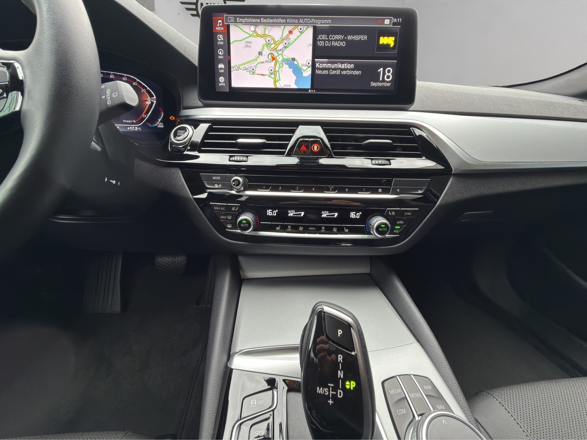 BMW 530d xDrive 48V Touring Steptronic-image-15