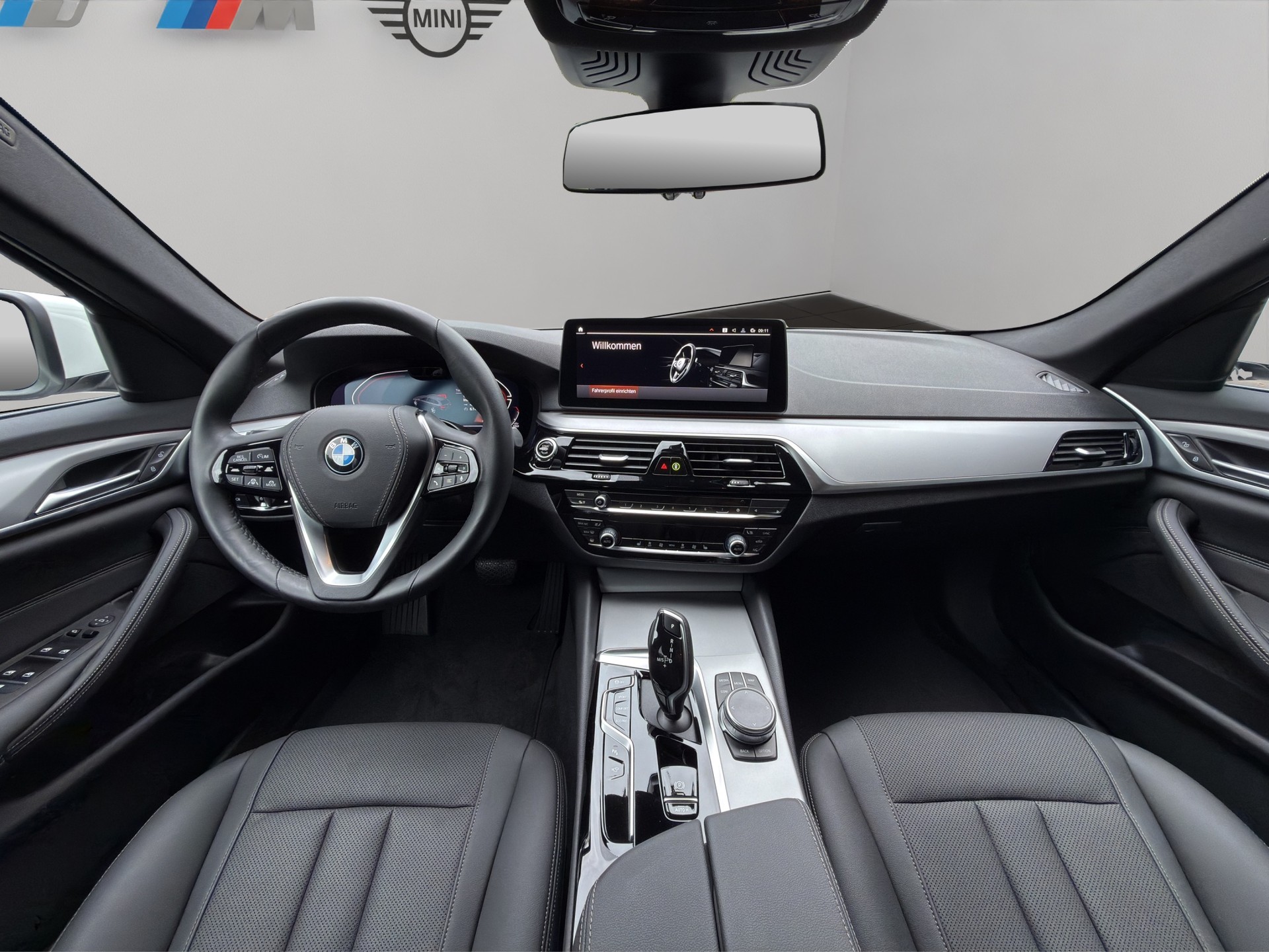 BMW 530d xDrive 48V Touring Steptronic-image-13