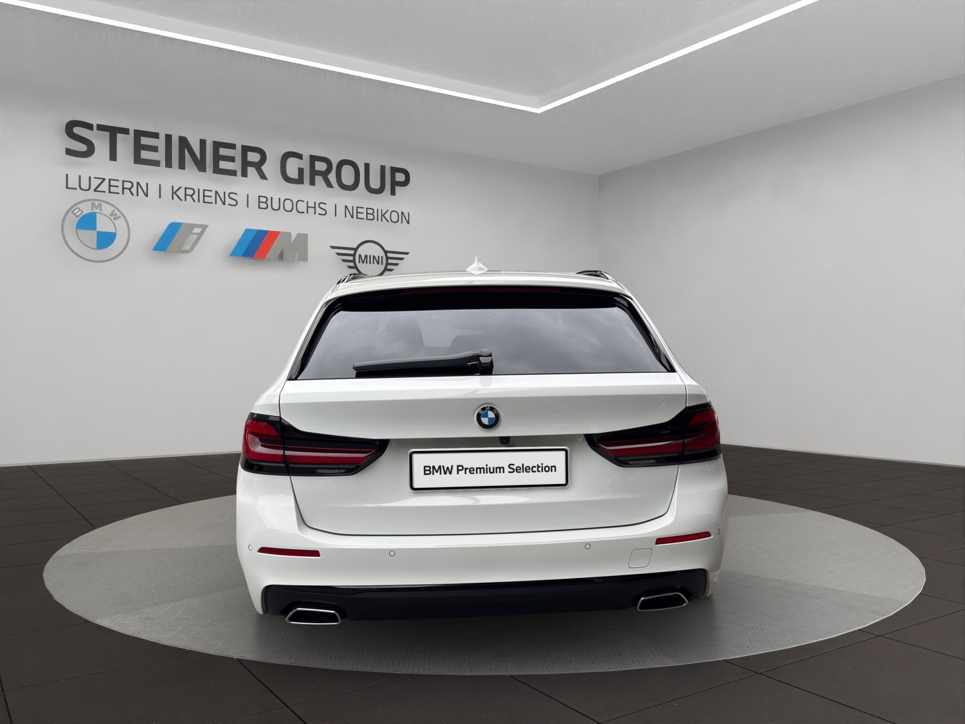 BMW 530d xDrive 48V Touring Steptronic-image-5
