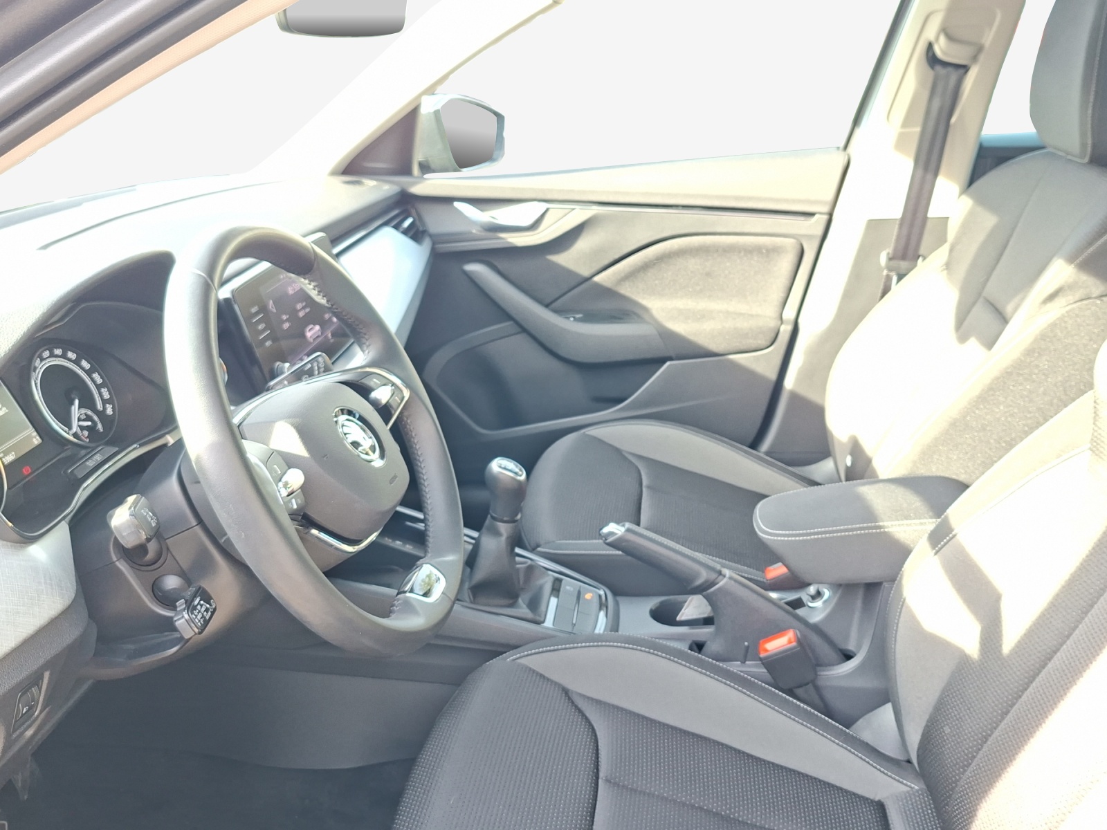 SKODA Kamiq 1.0 TSI Tour-image-7