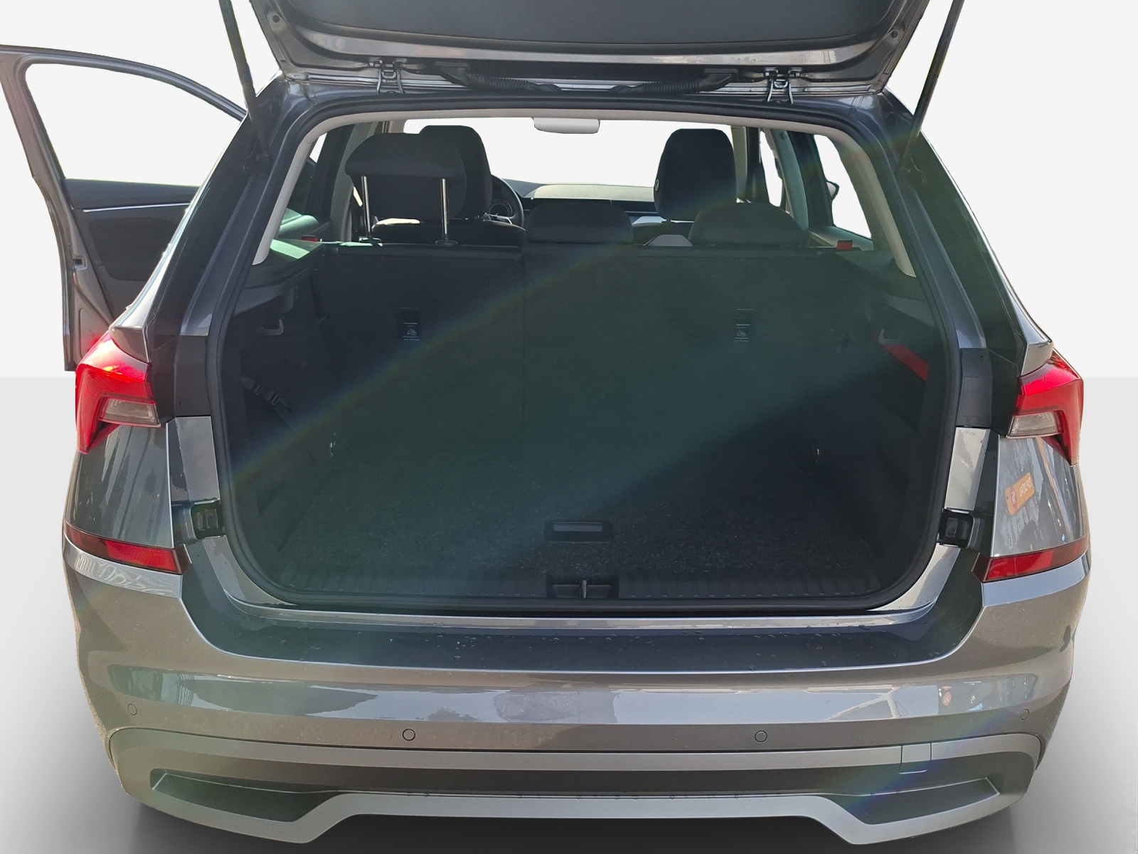 SKODA Kamiq 1.0 TSI Tour-image-12
