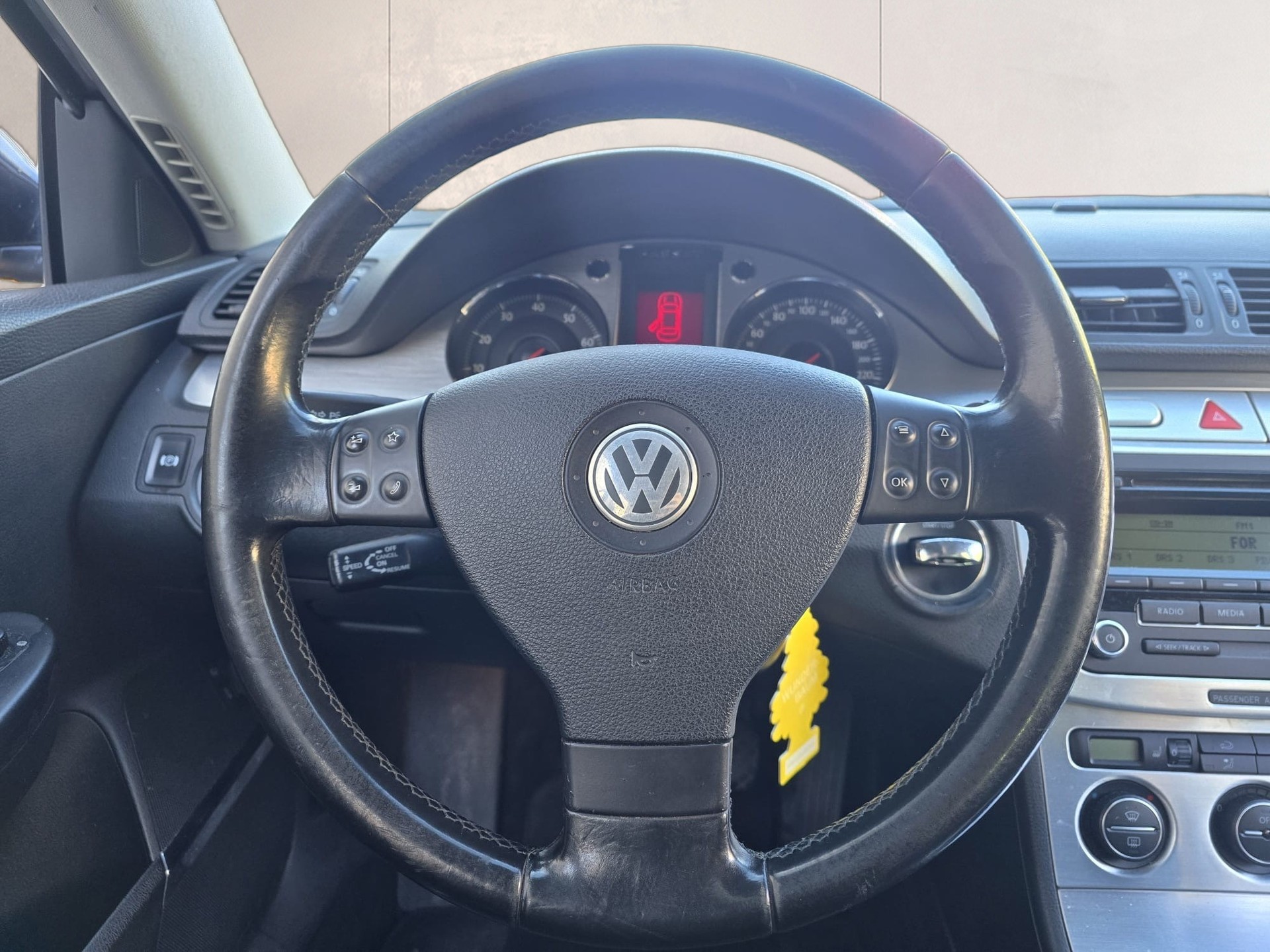 VW Passat Variant 2.0T FSI Comfortline-image-13