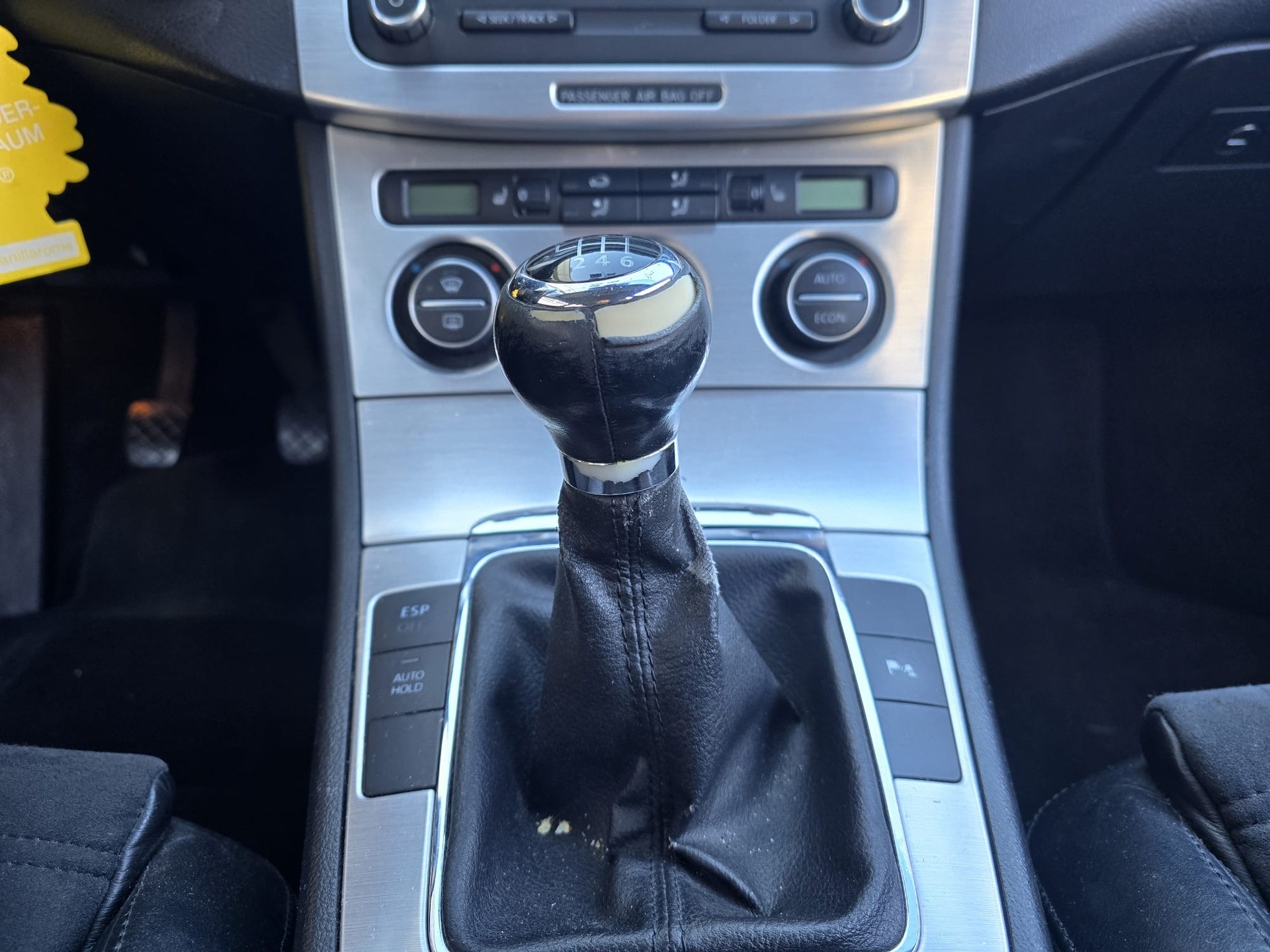 VW Passat Variant 2.0T FSI Comfortline-image-16