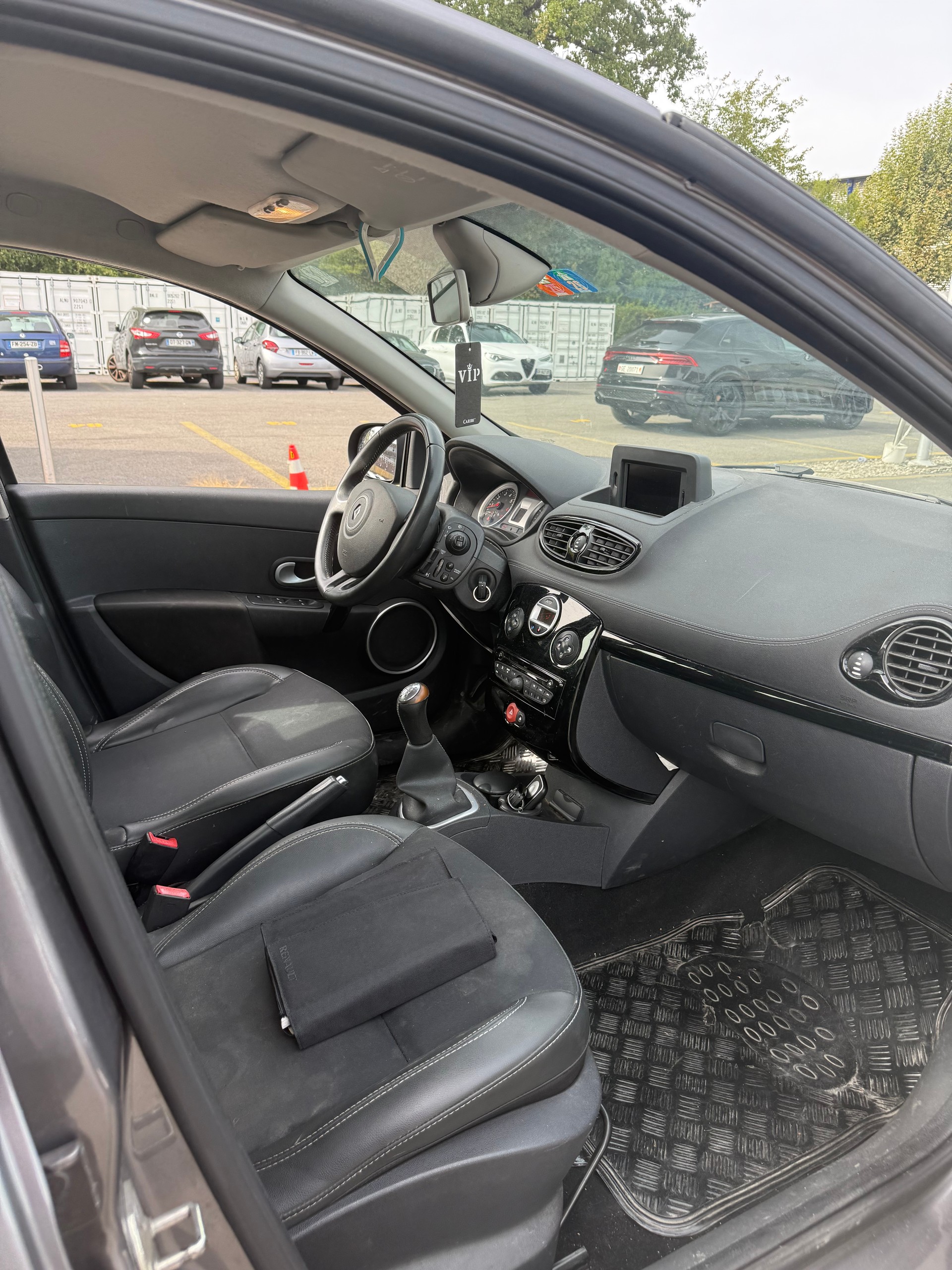 RENAULT Clio 1.2 16V Turbo Night&Day-image-8