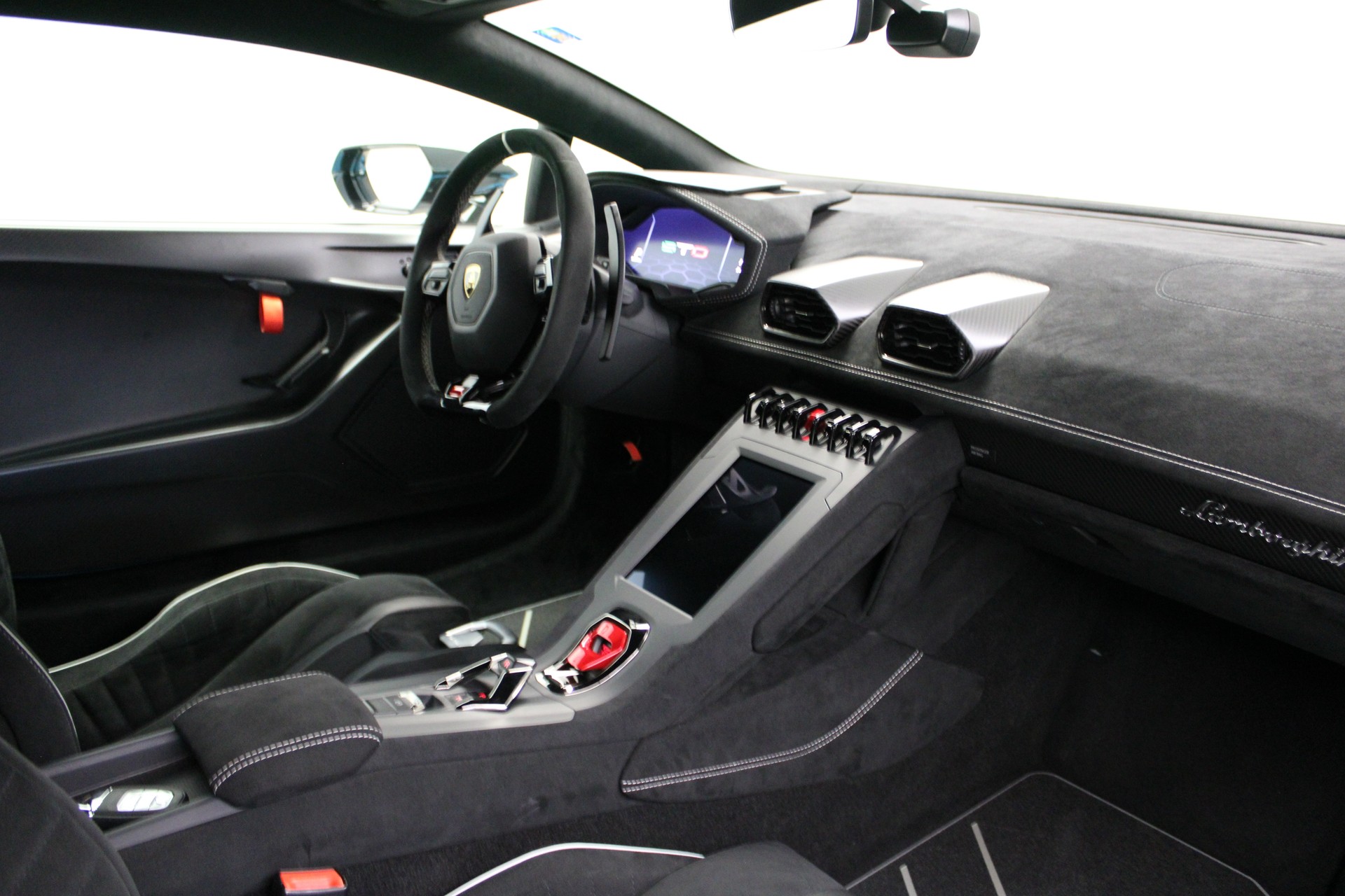 LAMBORGHINI Huracan STO Coupé DCT RWD-image-5