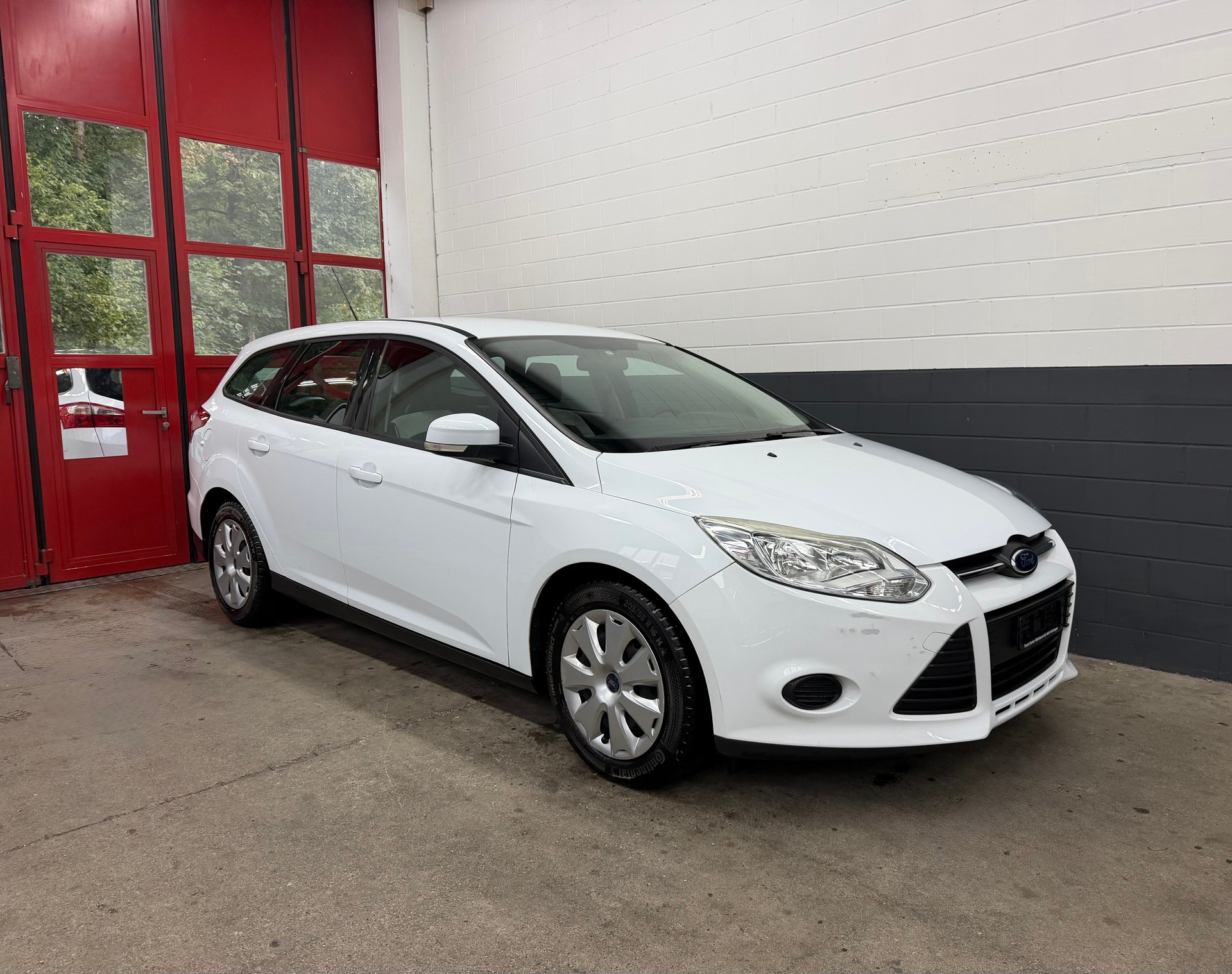 FORD Focus 1.6i VCT Carving PowerShift //NEU AB MFK!-image-0