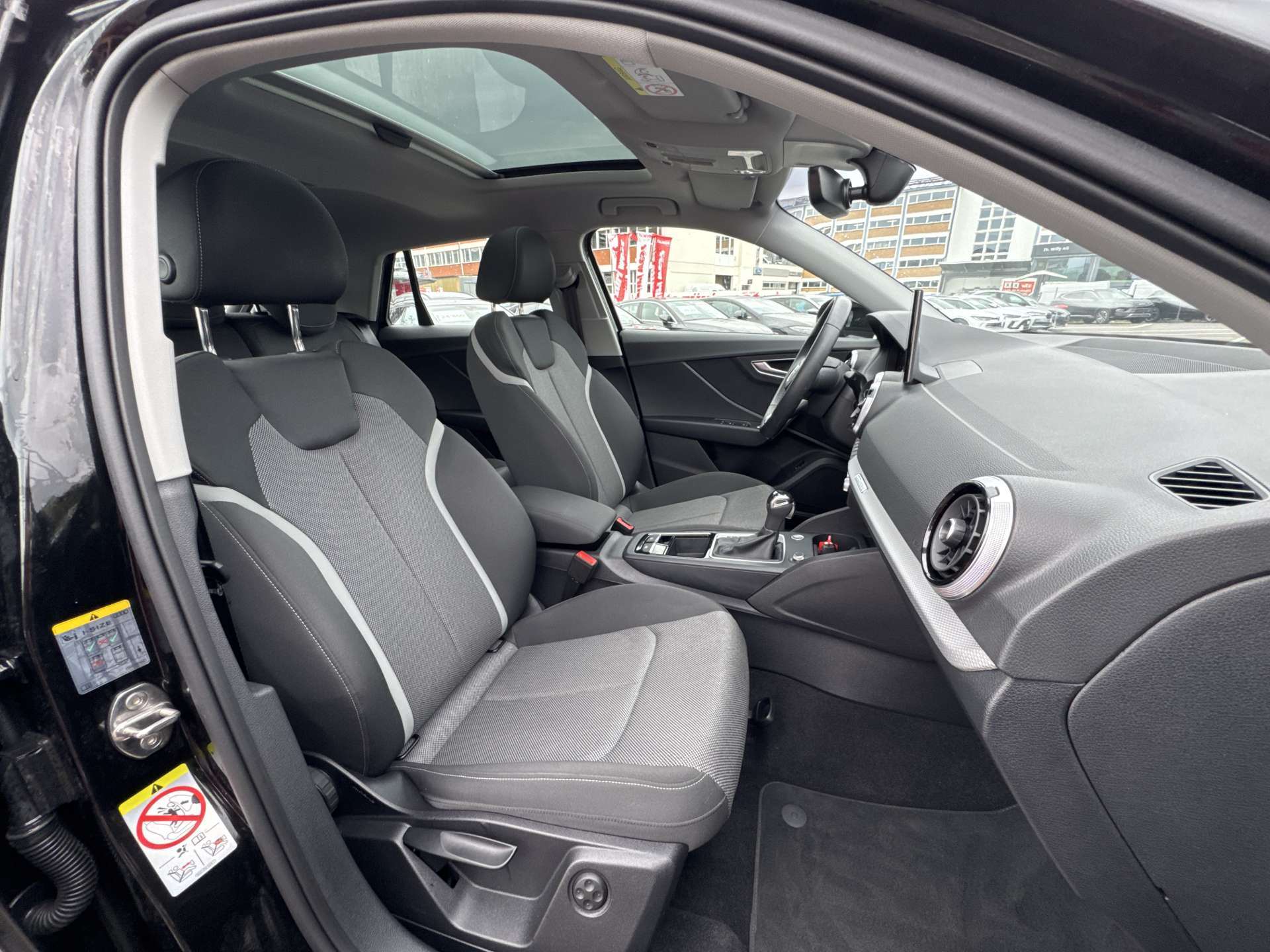AUDI Q2 35 TFSi S-Line S-Tronic Automat-image-12