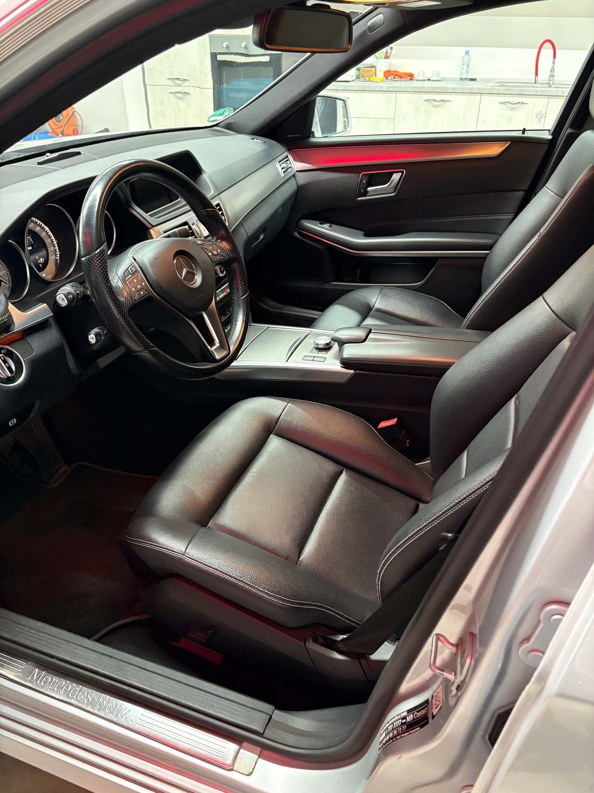 MERCEDES-BENZ E 250 CDI Avantgarde 4Matic 7G-Tronic-image-7
