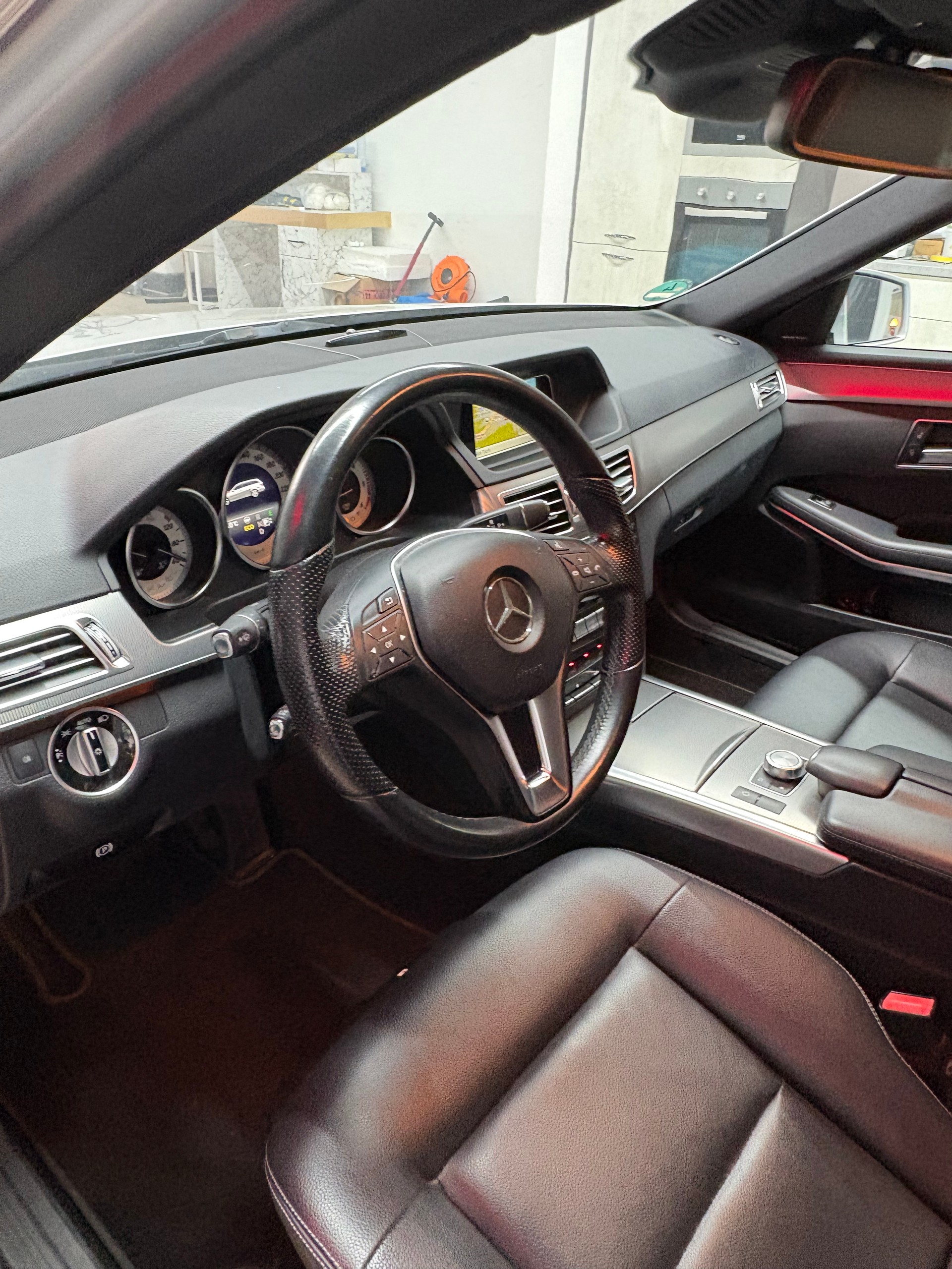 MERCEDES-BENZ E 250 CDI Avantgarde 4Matic 7G-Tronic-image-8