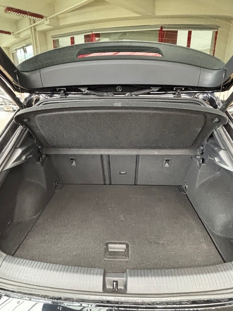 VW T-Roc 2.0 TSI R-Line DSG 4Motion-image-2