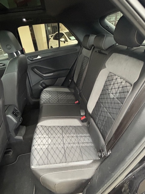 VW T-Roc 2.0 TSI R-Line DSG 4Motion-image-3