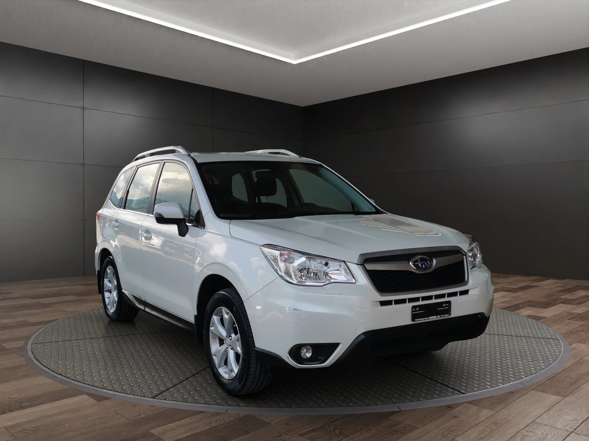 SUBARU Forester 2.0i Swiss
