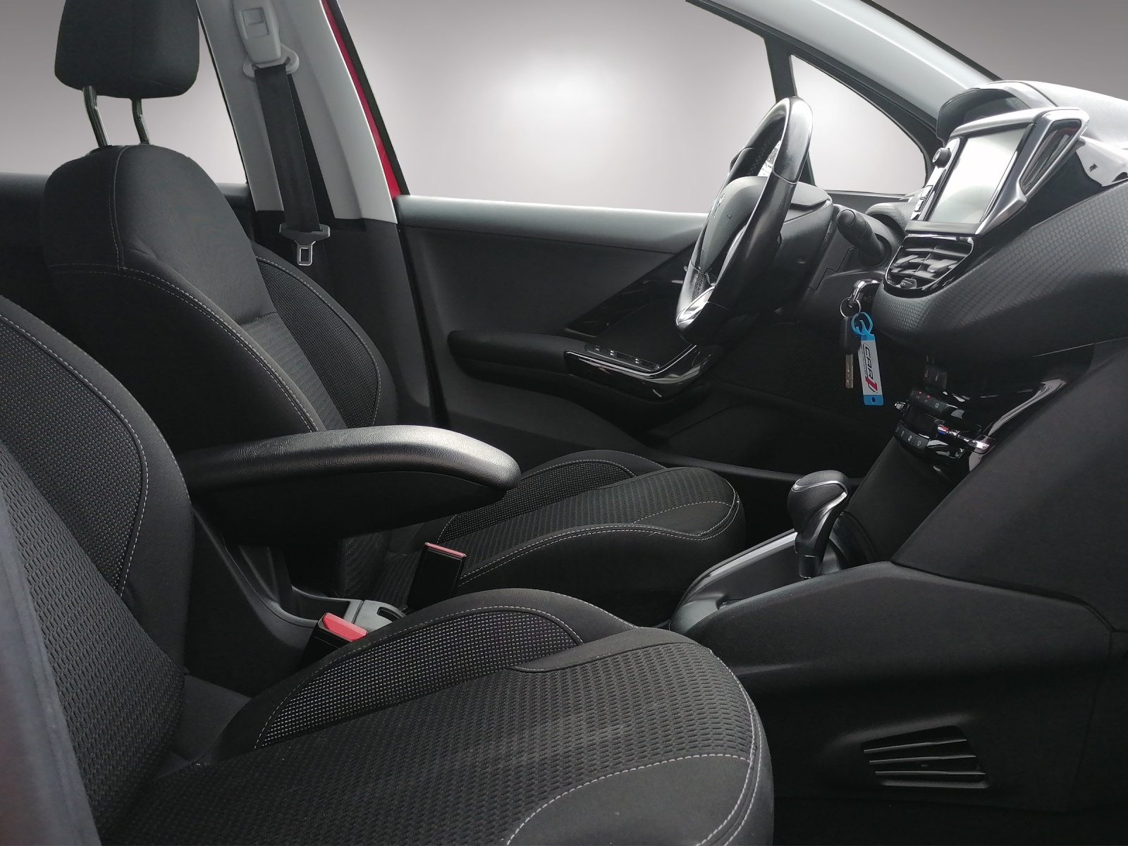 PEUGEOT 208 1.2 PureTech Allure S/S-image-5