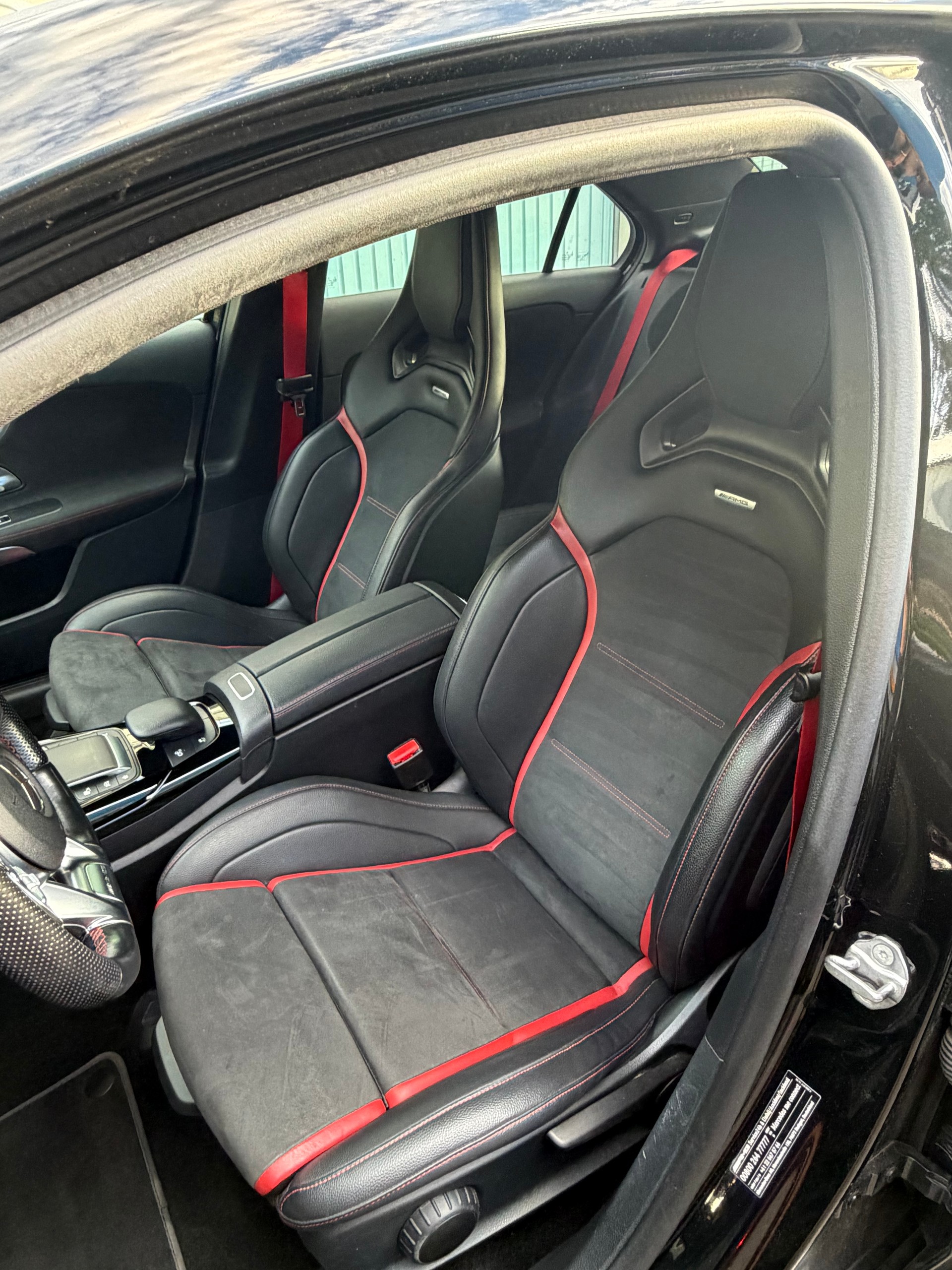MERCEDES-BENZ A 35 AMG-image-4